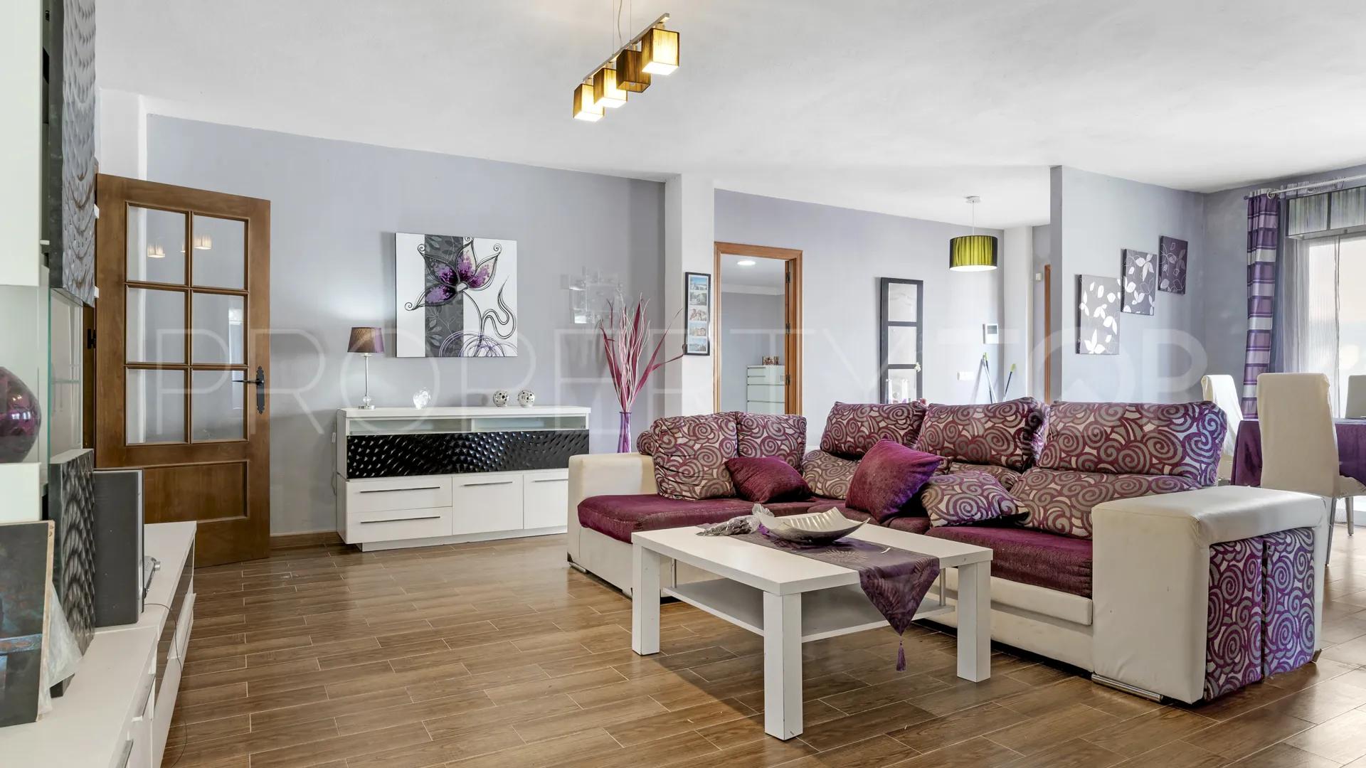 For sale villa with 6 bedrooms in Estepona West
