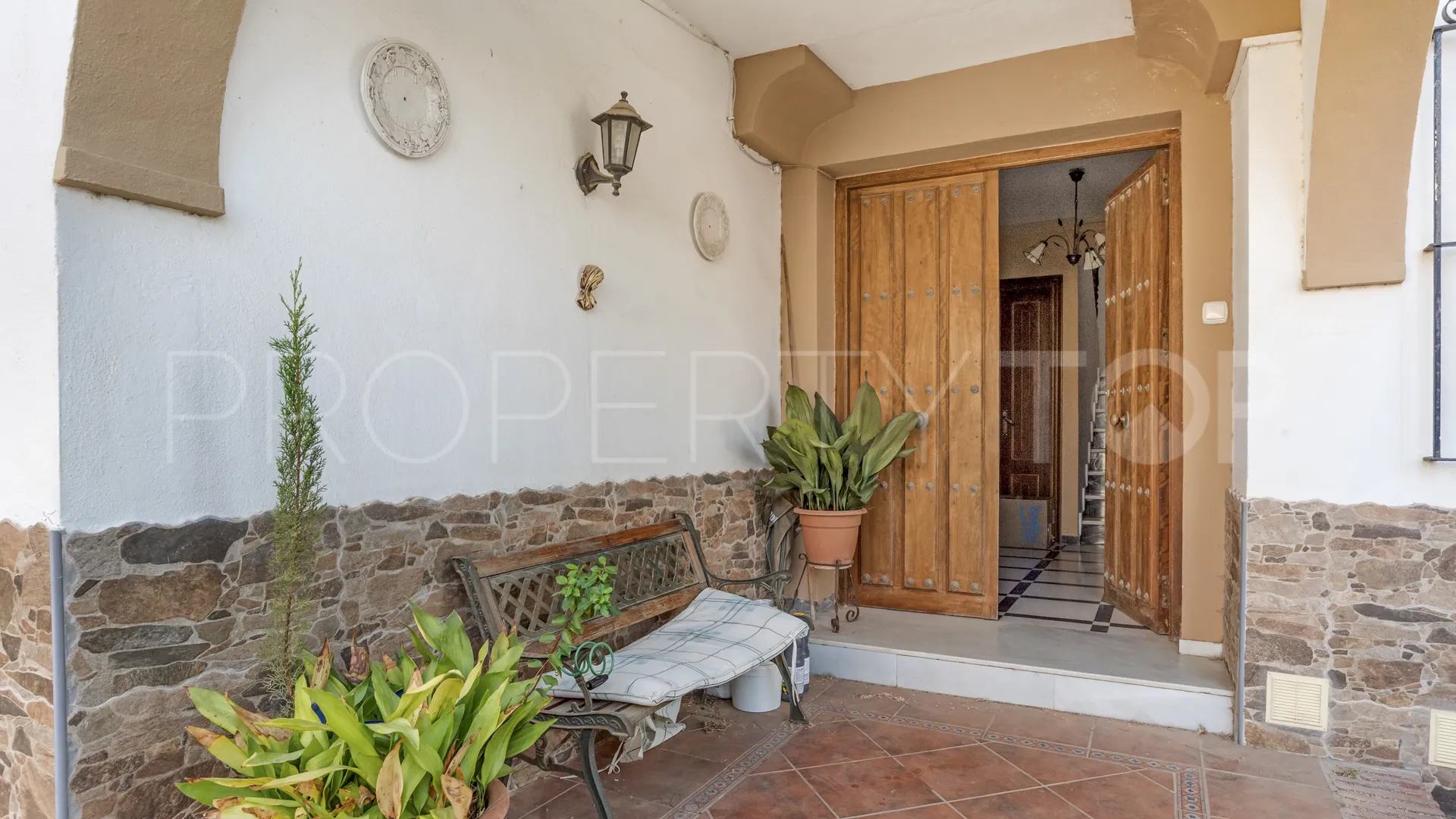 For sale villa with 6 bedrooms in Estepona West