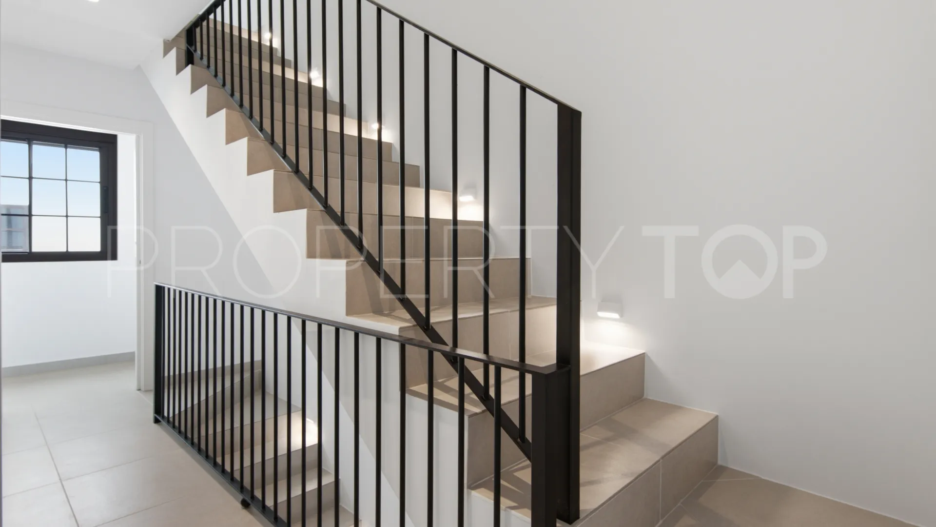 Town house for sale in Estepona Old Town