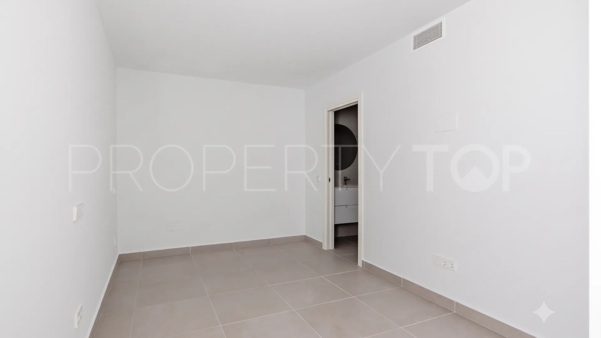 Town house for sale in Estepona Old Town