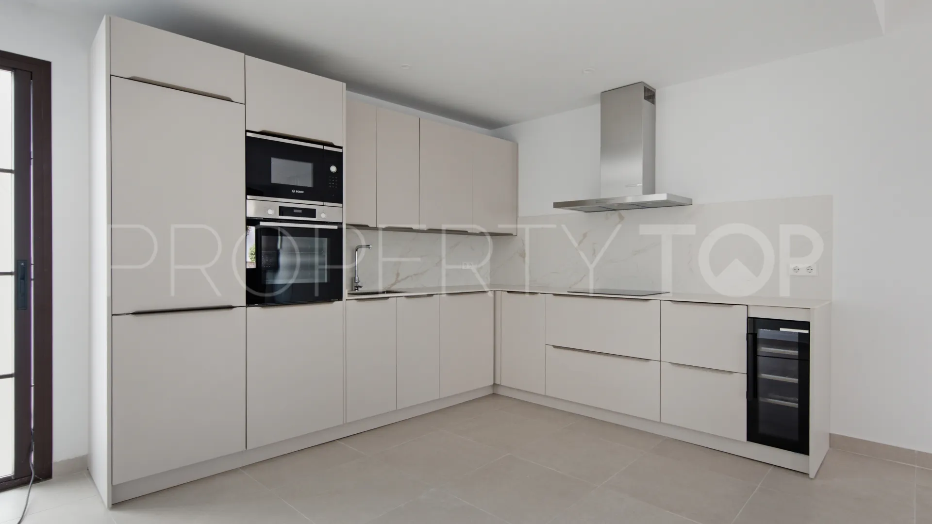 Town house for sale in Estepona Old Town