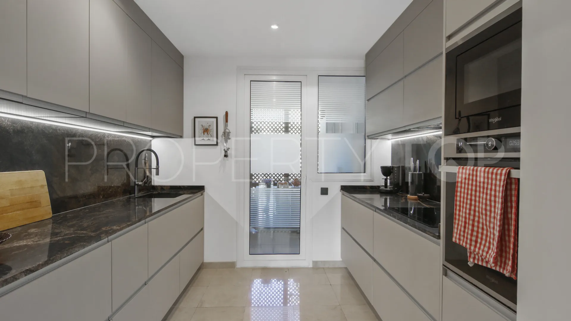 Apartment for sale in Paraiso Hills