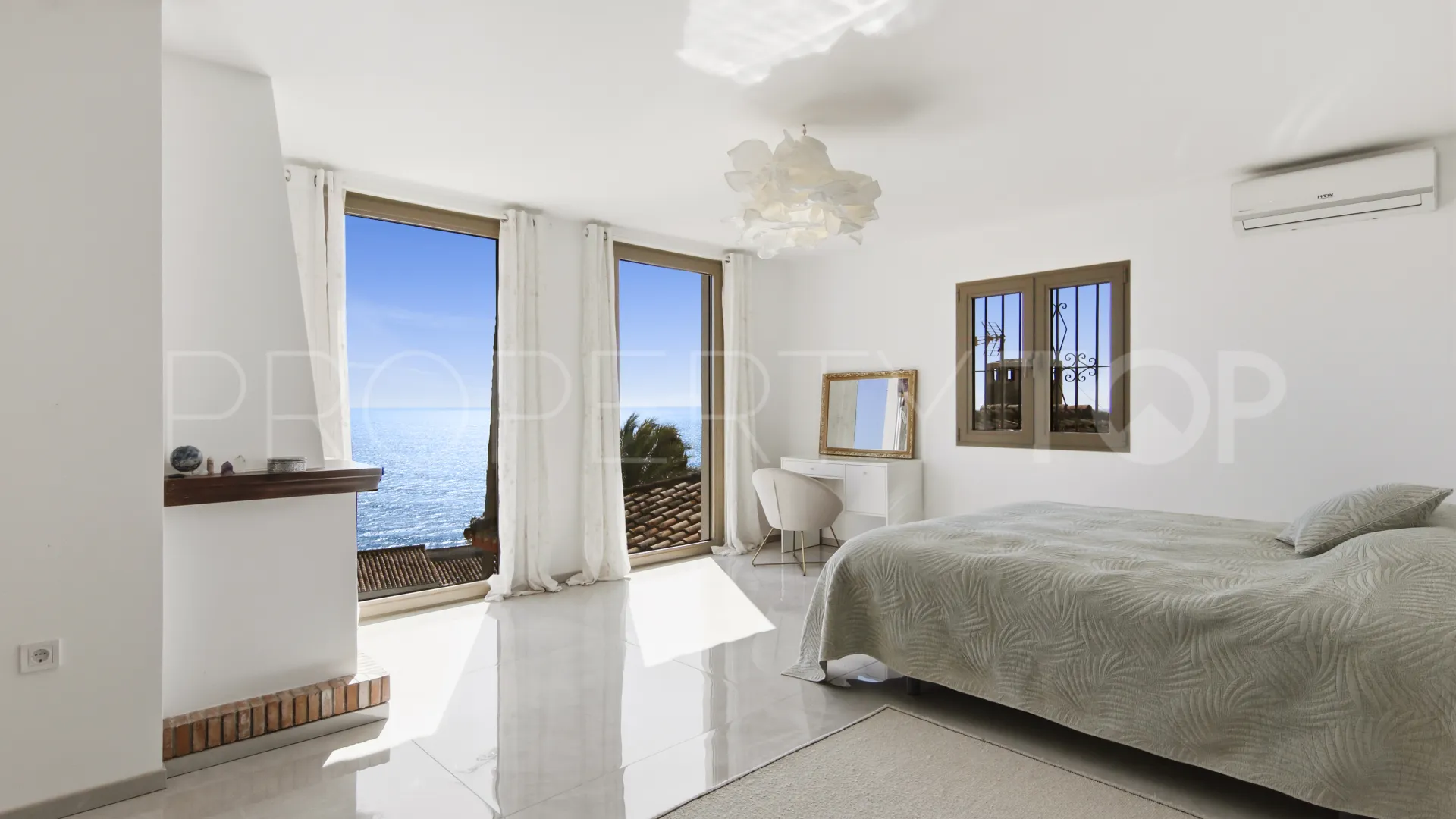 Buenas Noches, villa en venta