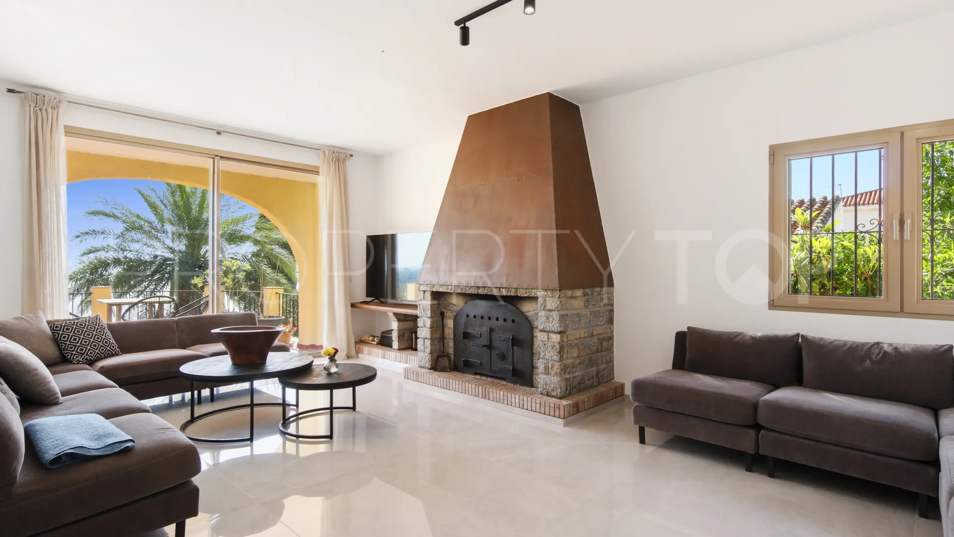 Buenas Noches, villa en venta