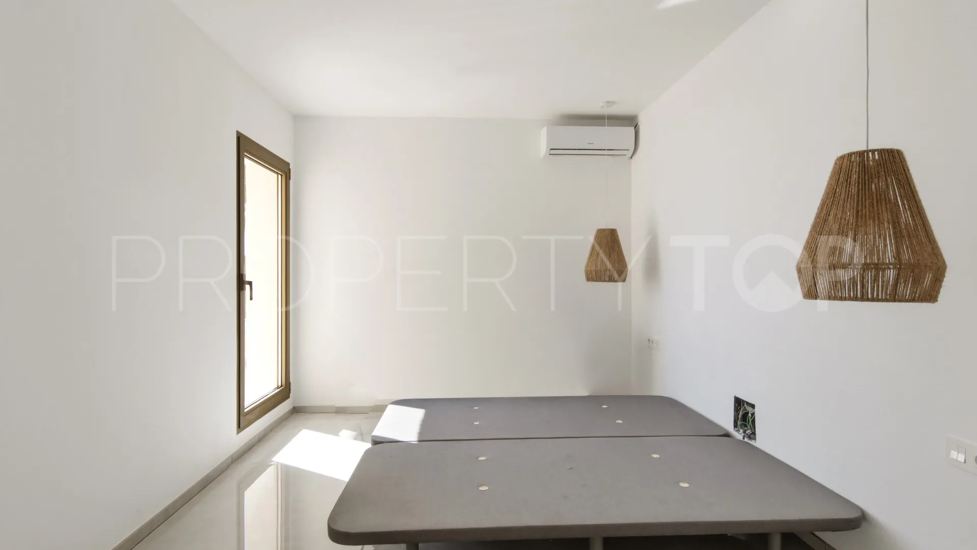 Buenas Noches, villa en venta