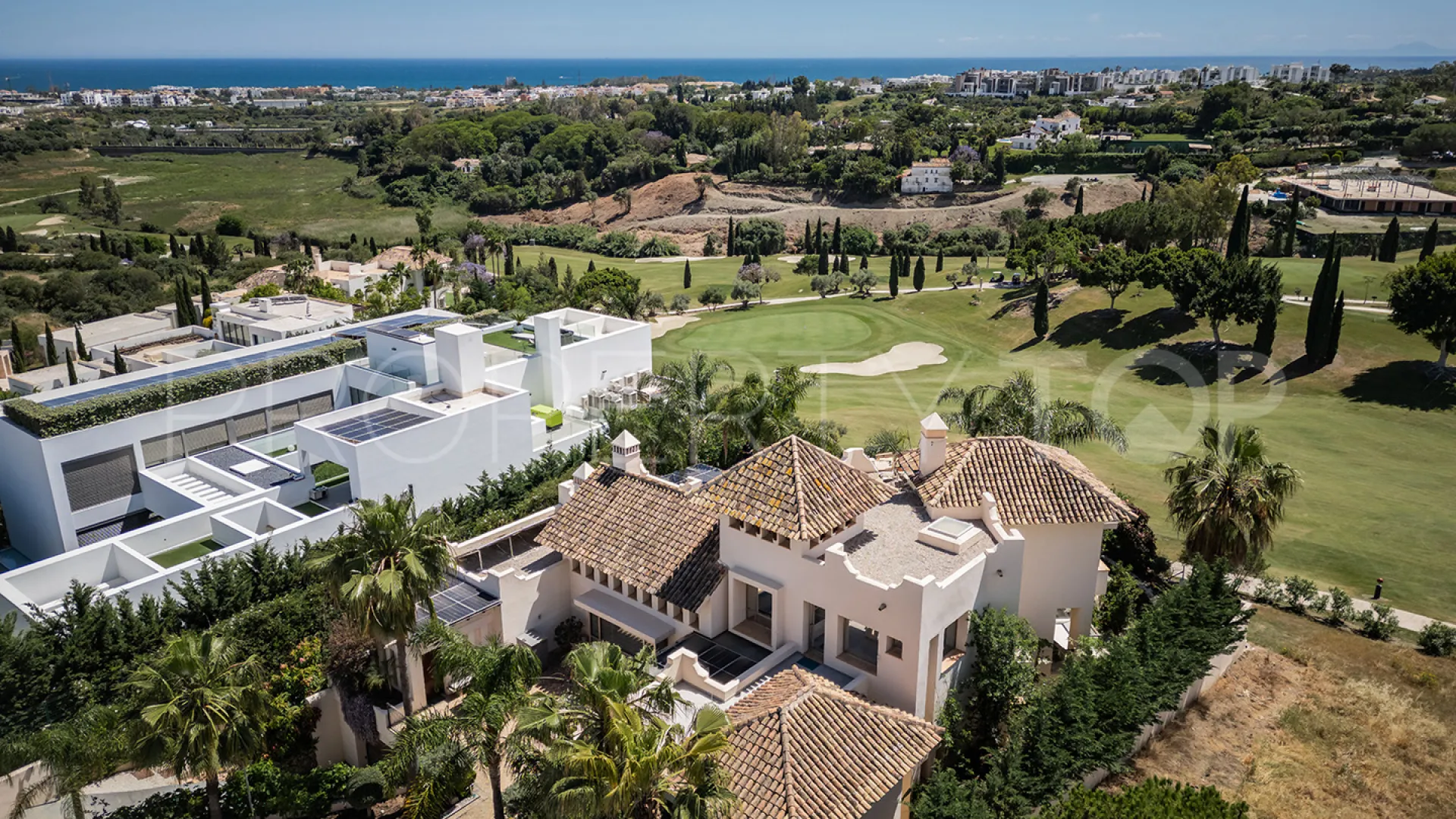 Se vende villa con 5 dormitorios en Los Flamingos