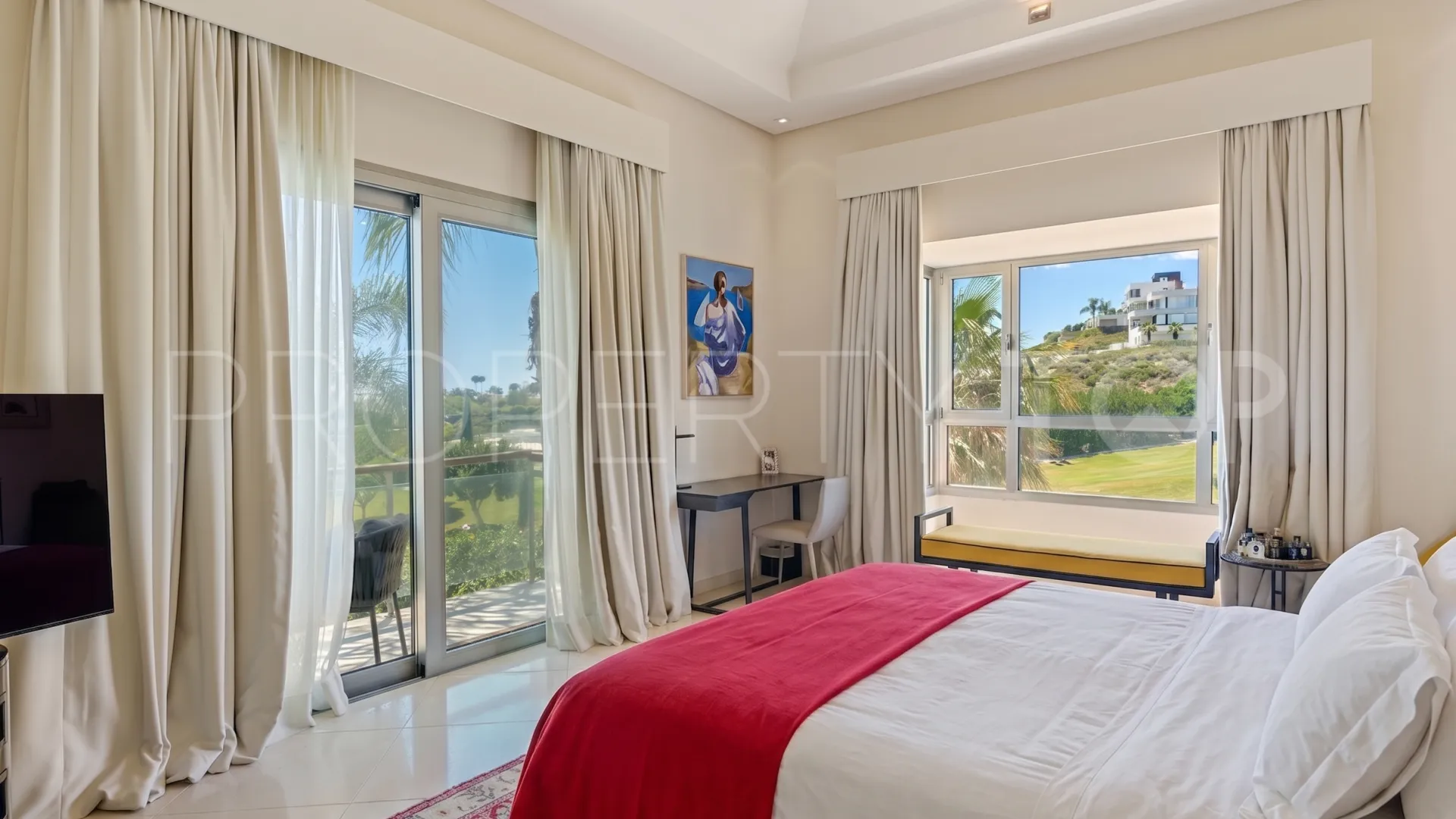 Se vende villa con 5 dormitorios en Los Flamingos