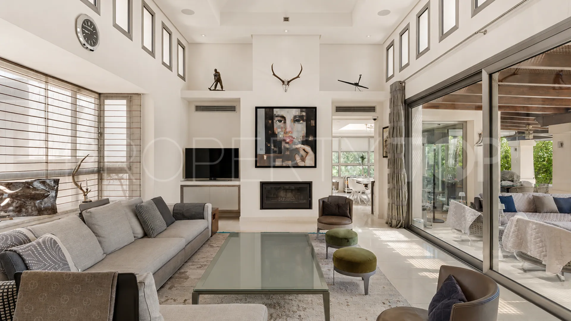 Se vende villa con 5 dormitorios en Los Flamingos