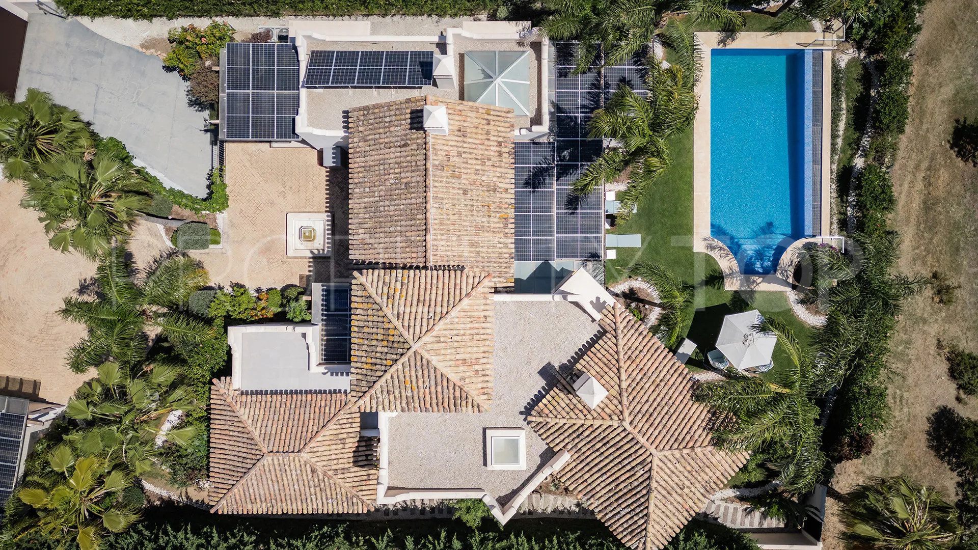Se vende villa con 5 dormitorios en Los Flamingos