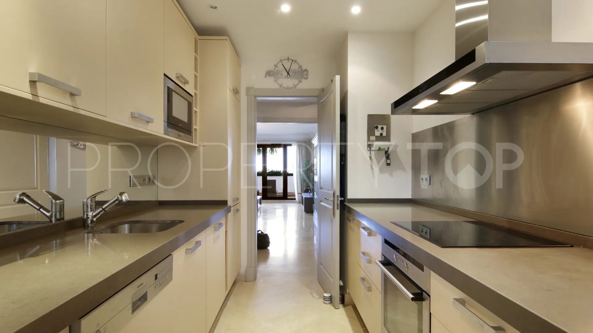Comprar apartamento de 2 dormitorios en Finca Cortesin