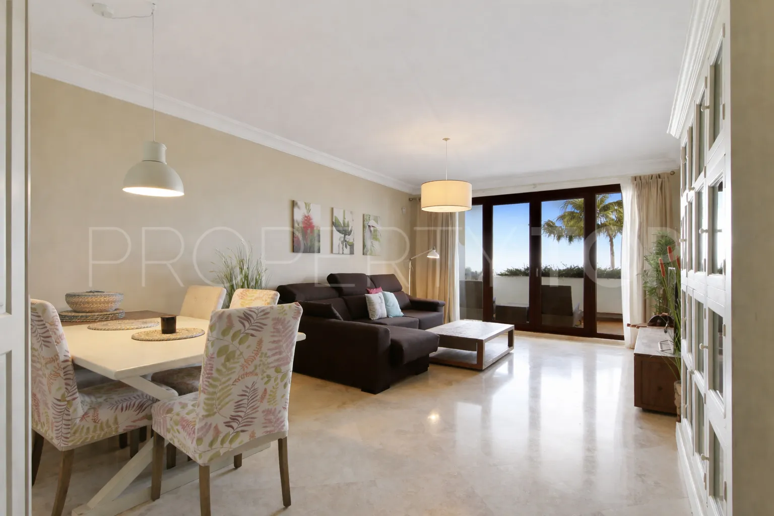 Comprar apartamento de 2 dormitorios en Finca Cortesin