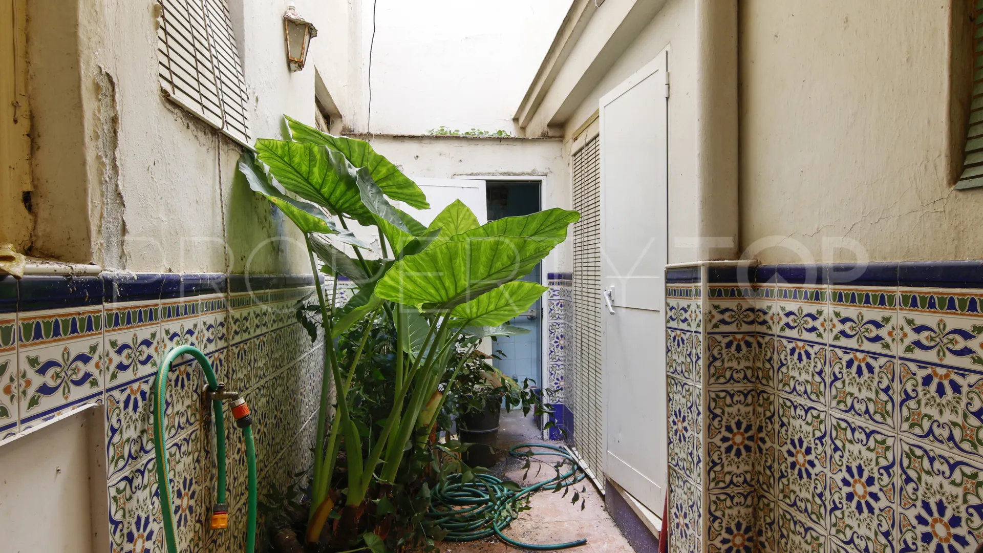 Adosado en venta con 3 dormitorios en Estepona Casco Antiguo