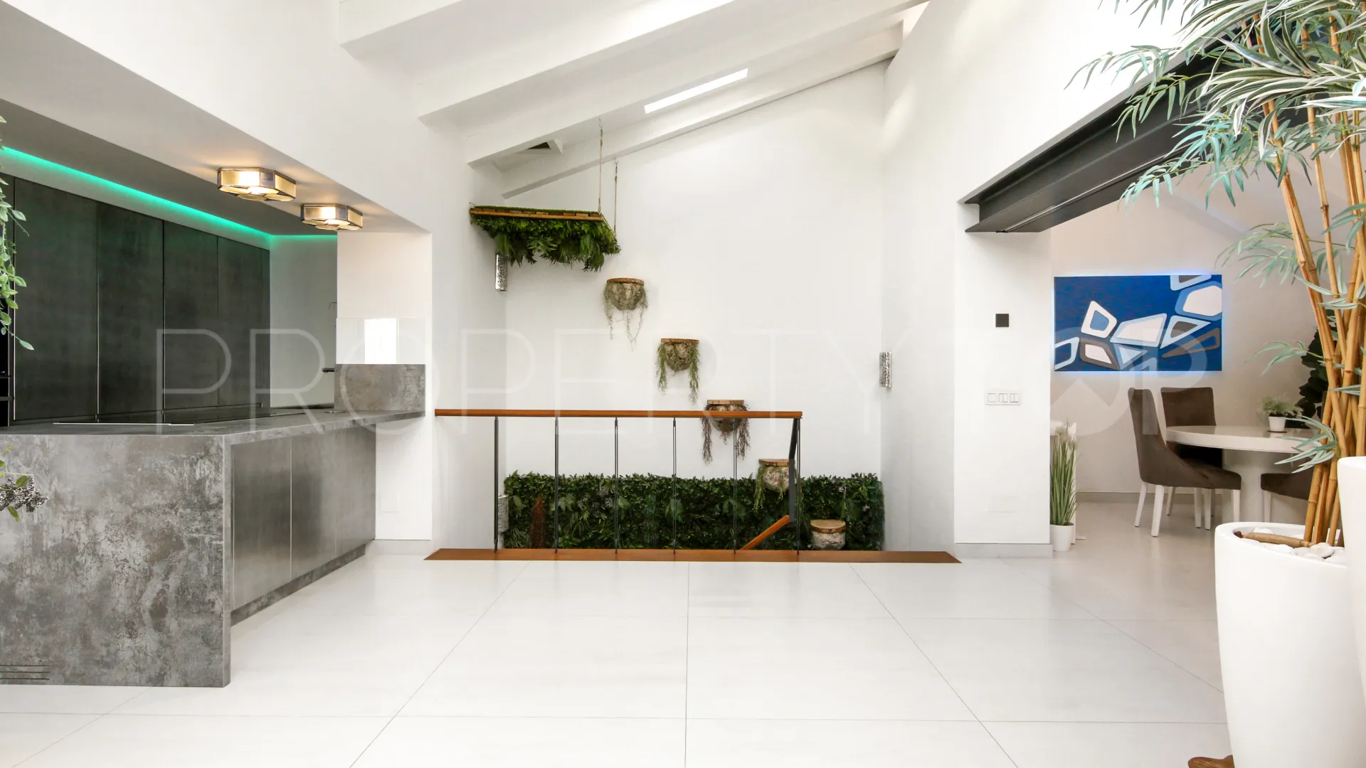 For sale town house in Estepona Old Town with 4 bedrooms