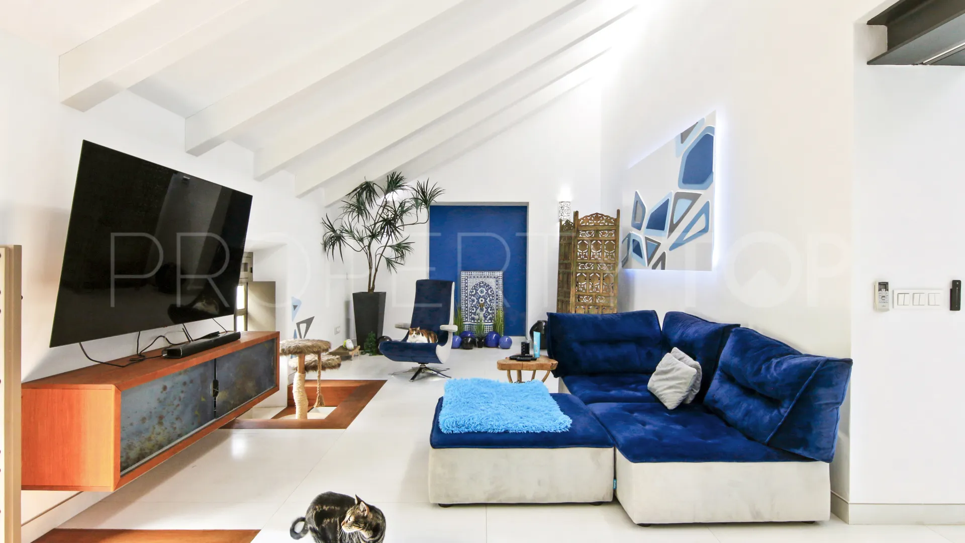 For sale town house in Estepona Old Town with 4 bedrooms