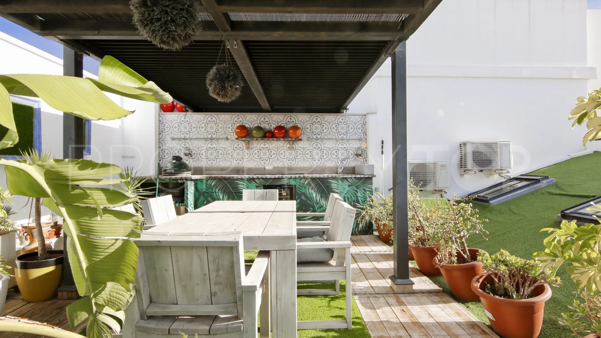 For sale town house in Estepona Old Town with 4 bedrooms