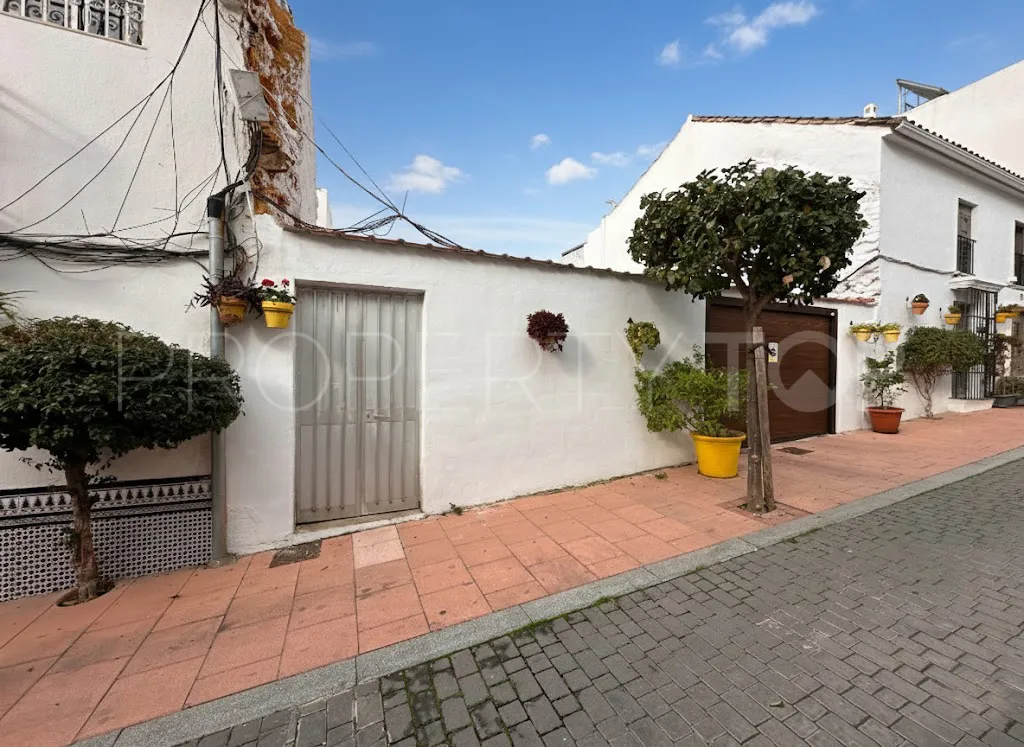 For sale town house in Estepona Old Town with 4 bedrooms