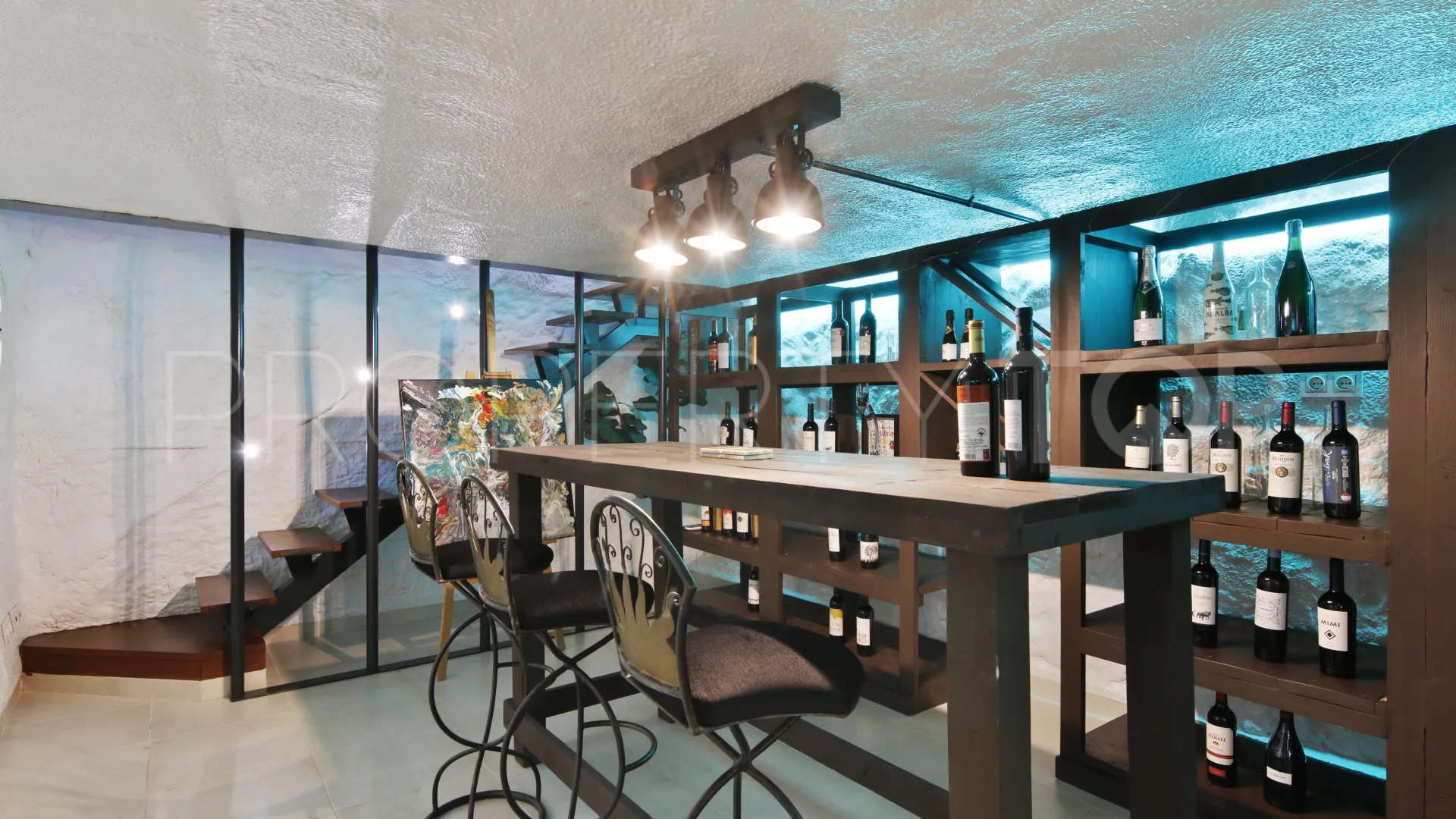 For sale town house in Estepona Old Town with 4 bedrooms