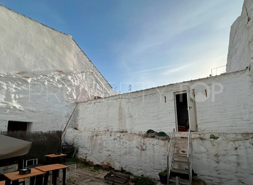 For sale town house in Estepona Old Town with 4 bedrooms