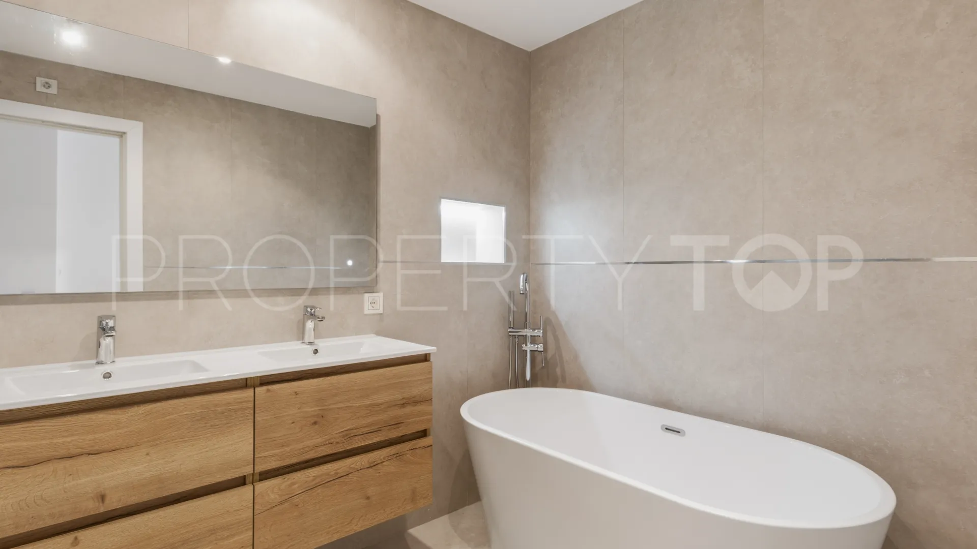 For sale El Campanario ground floor apartment with 2 bedrooms