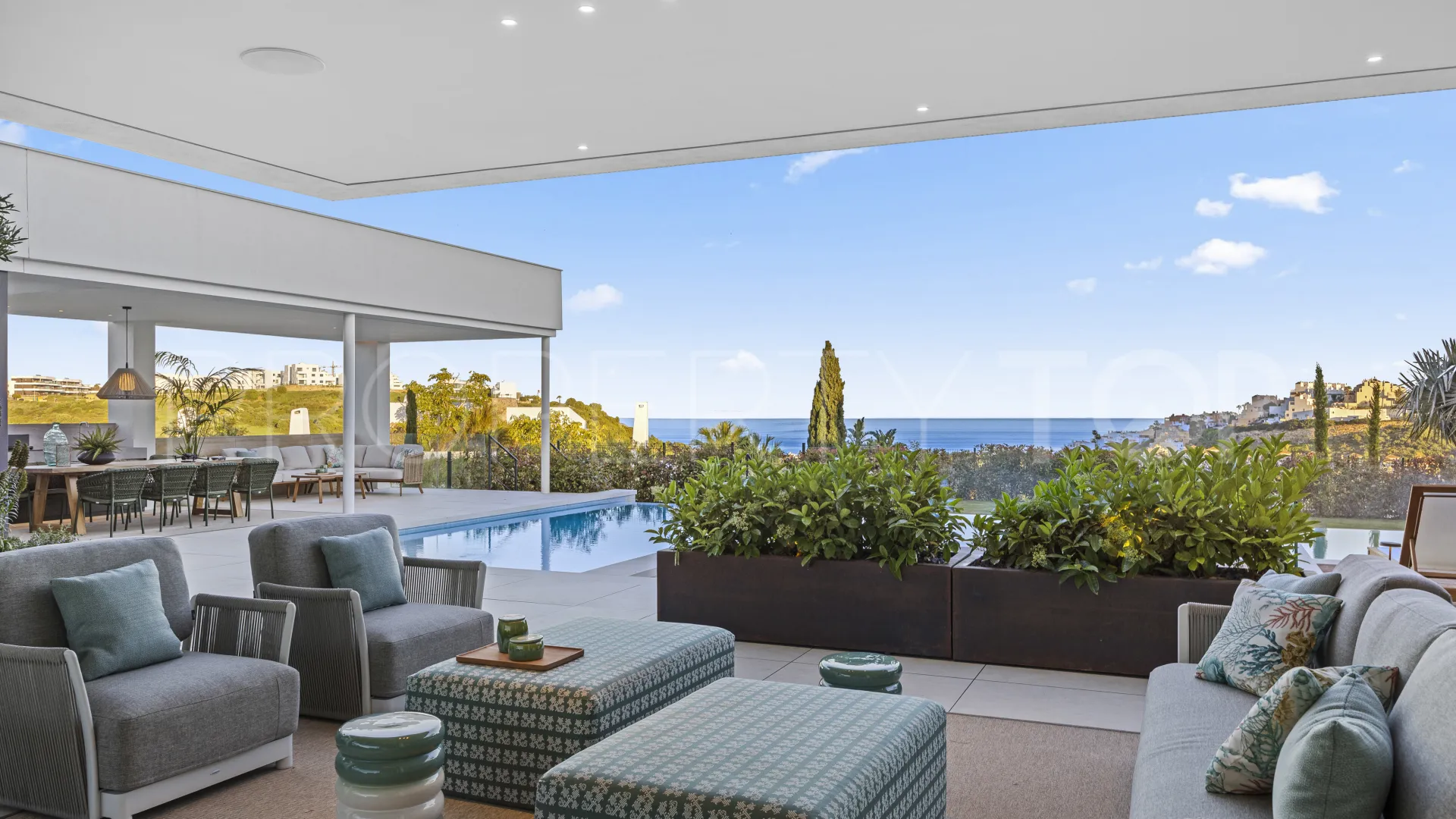 Buy Majestic villa with 4 bedrooms