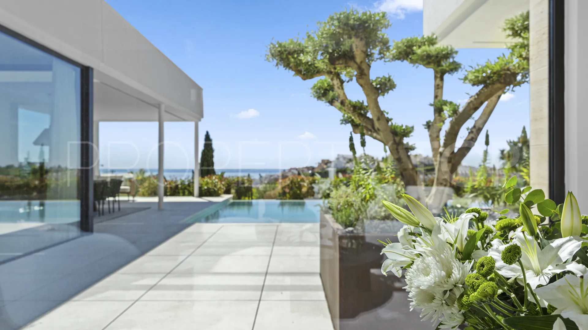 Buy Majestic villa with 4 bedrooms
