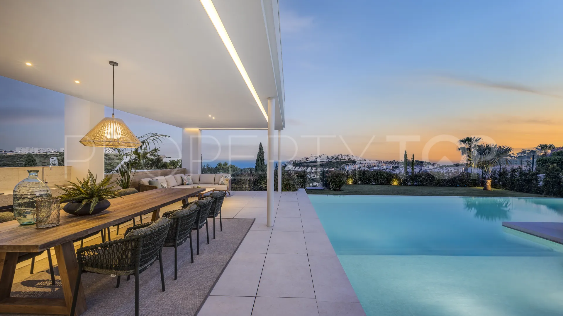 Buy Majestic villa with 4 bedrooms