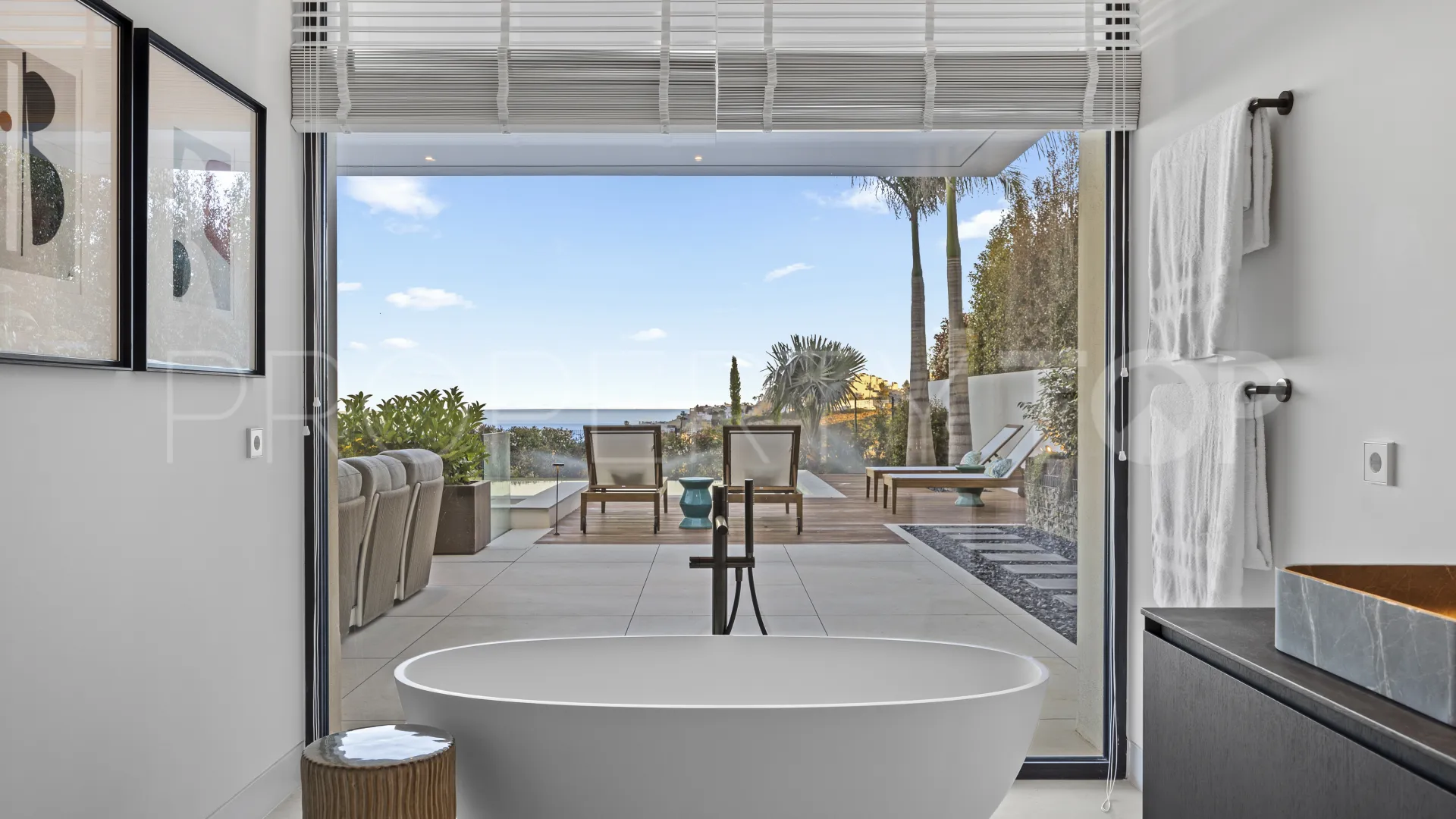 Buy Majestic villa with 4 bedrooms