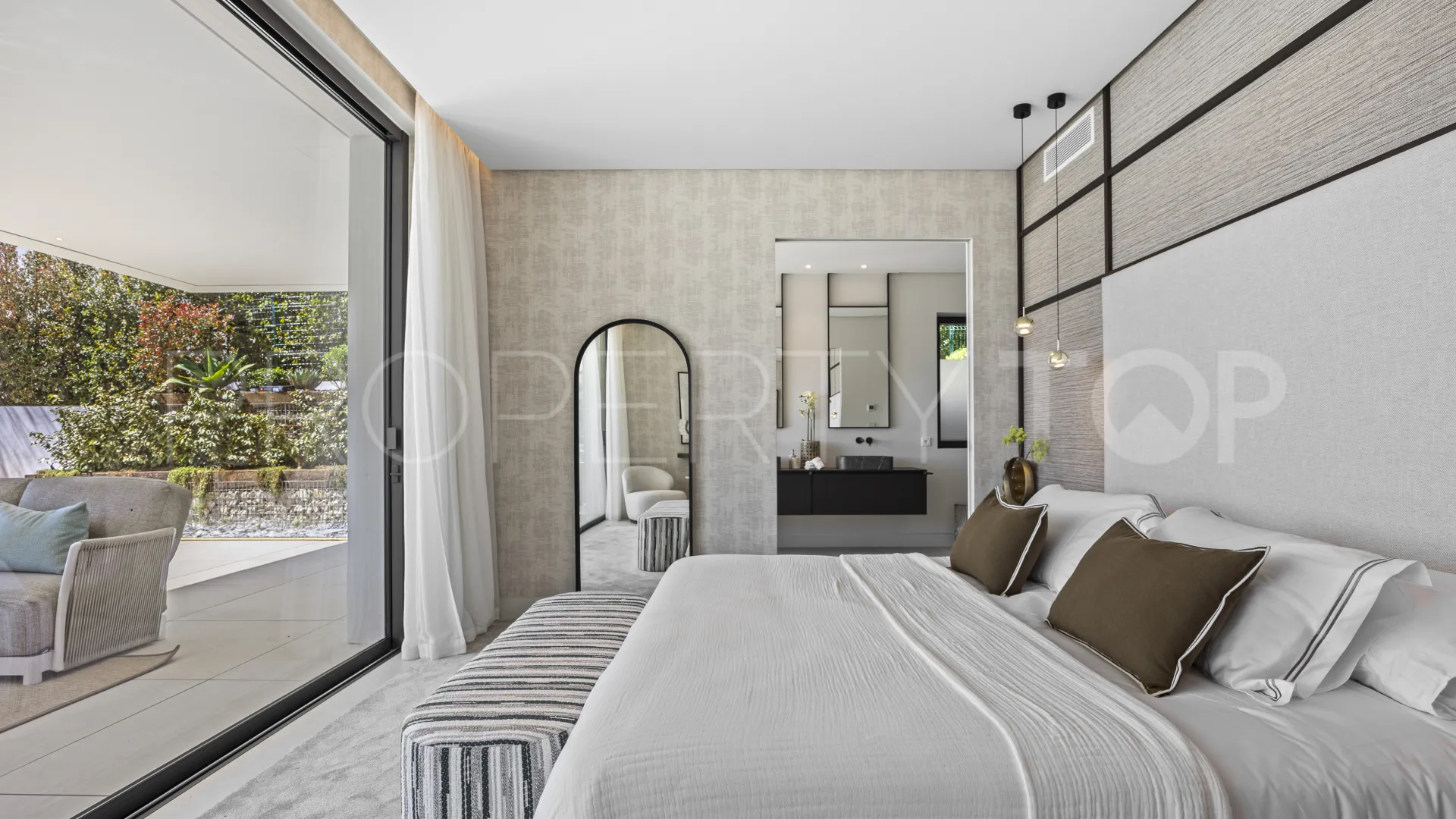 Buy Majestic villa with 4 bedrooms