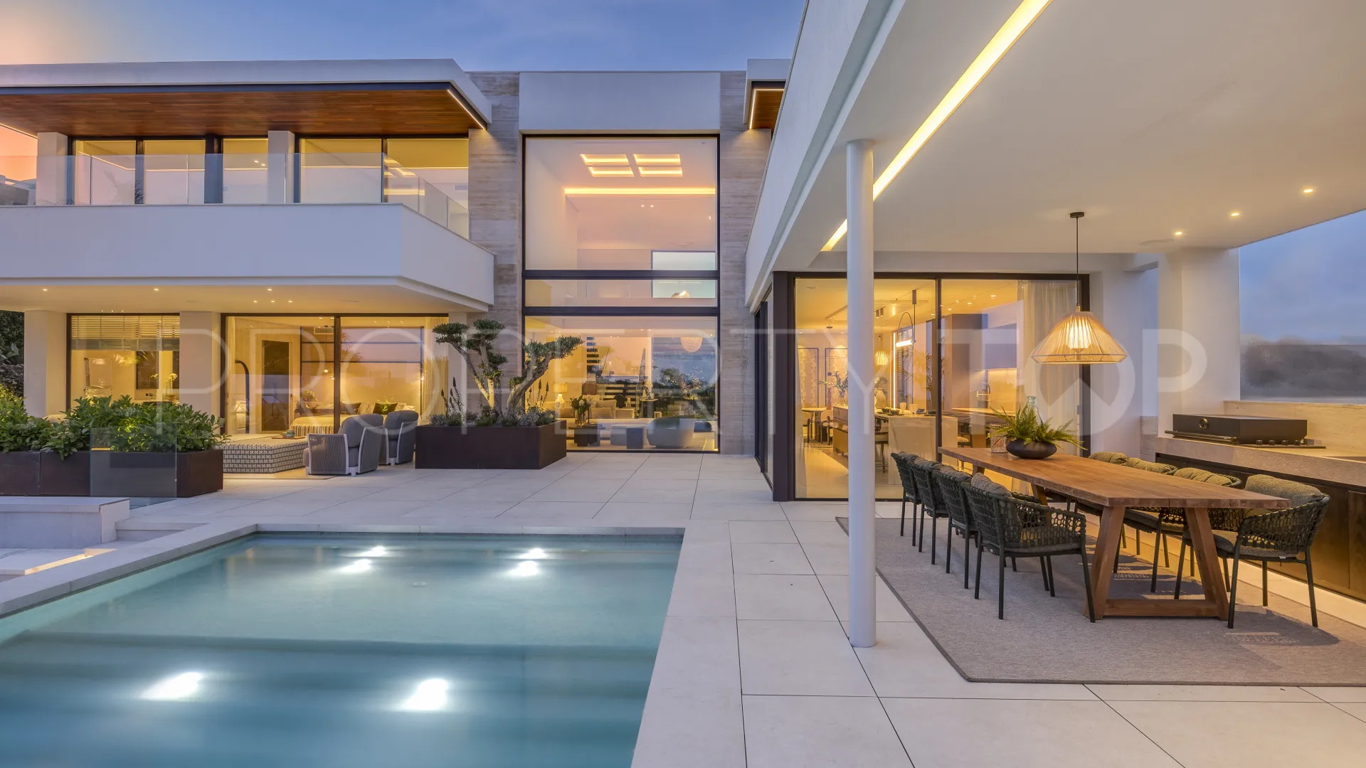 Buy Majestic villa with 4 bedrooms