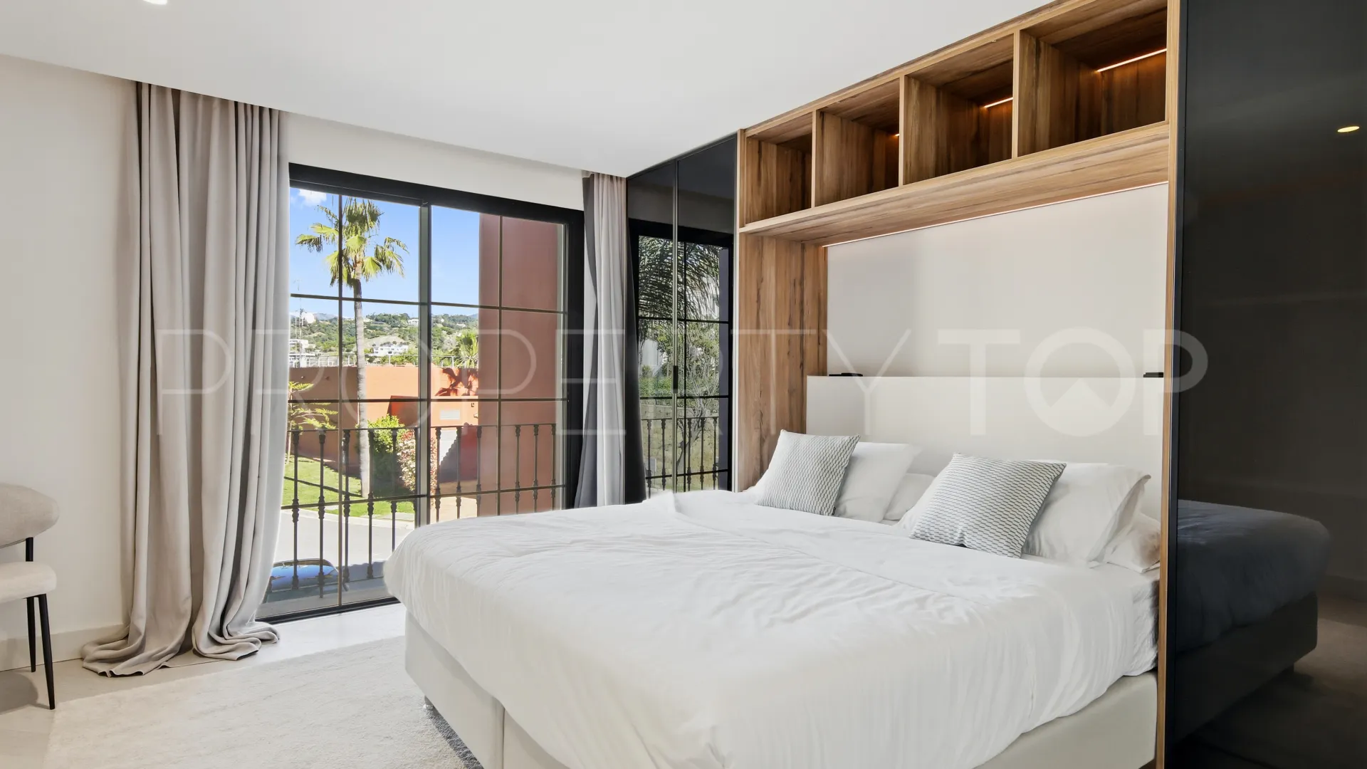 Se vende atico duplex en Monte Halcones
