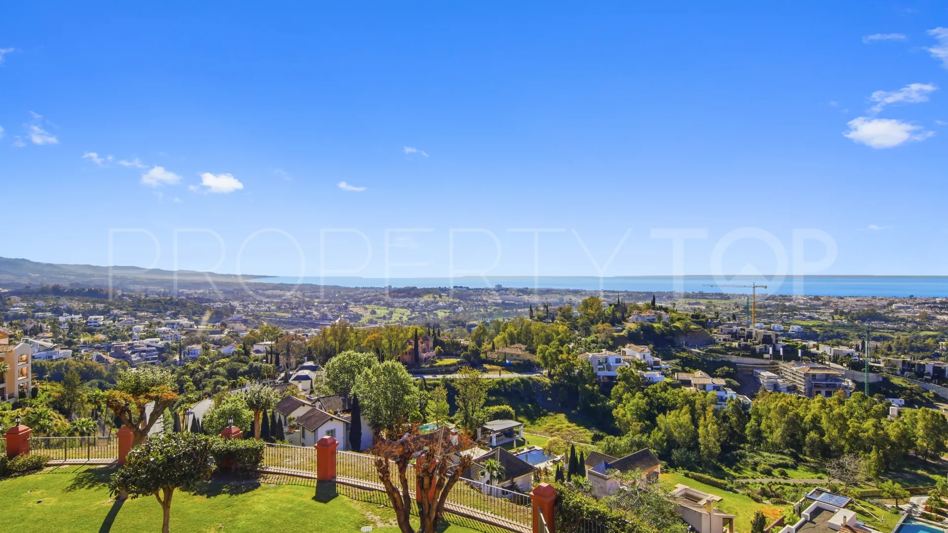 Se vende atico duplex en Monte Halcones