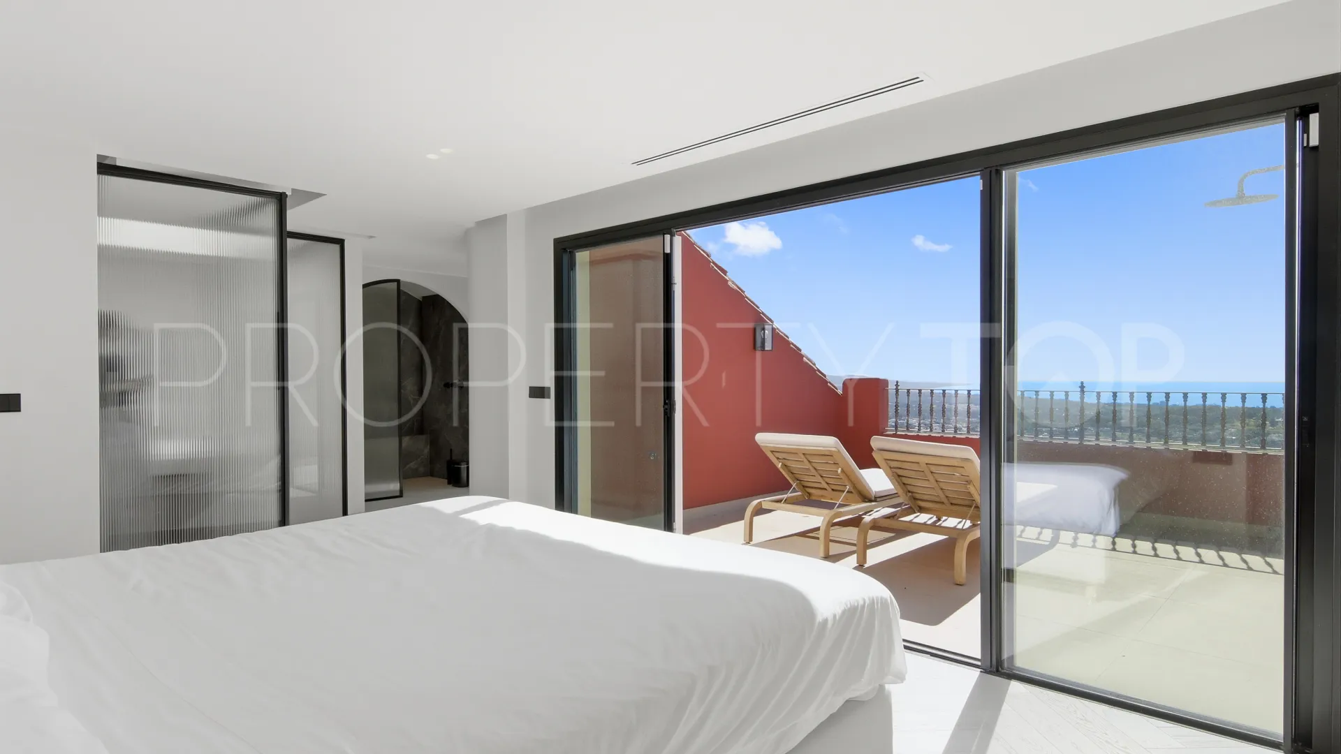 Se vende atico duplex en Monte Halcones