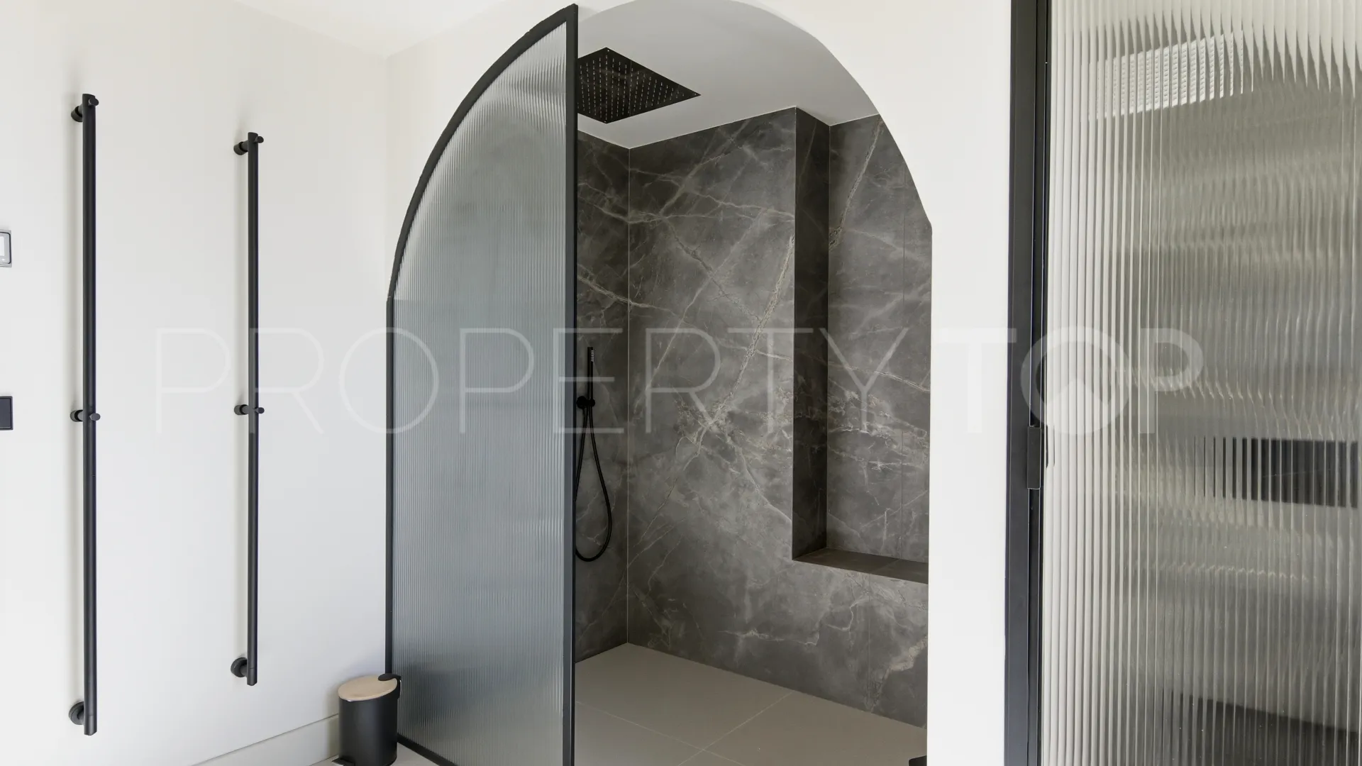 Se vende atico duplex en Monte Halcones