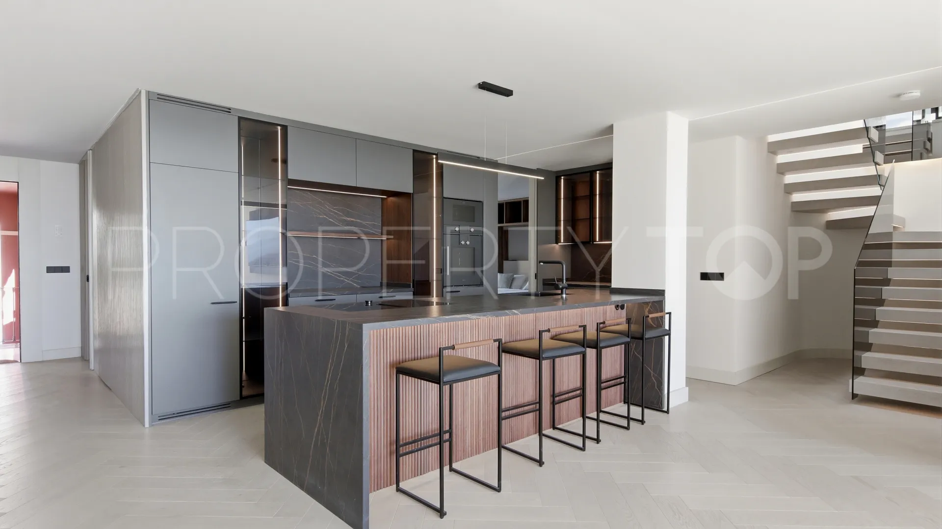 Se vende atico duplex en Monte Halcones