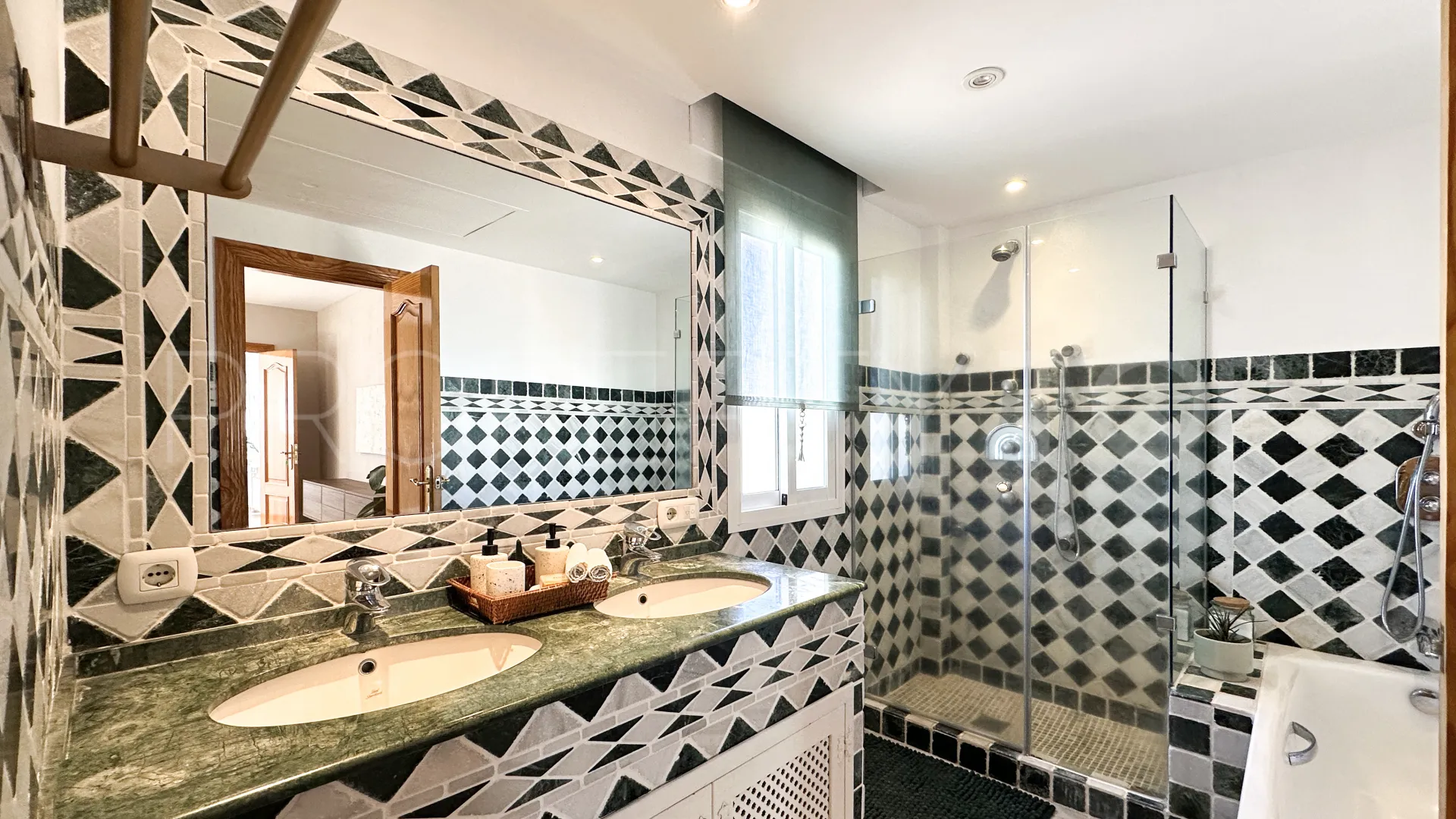 Villa with 6 bedrooms for sale in Reinoso