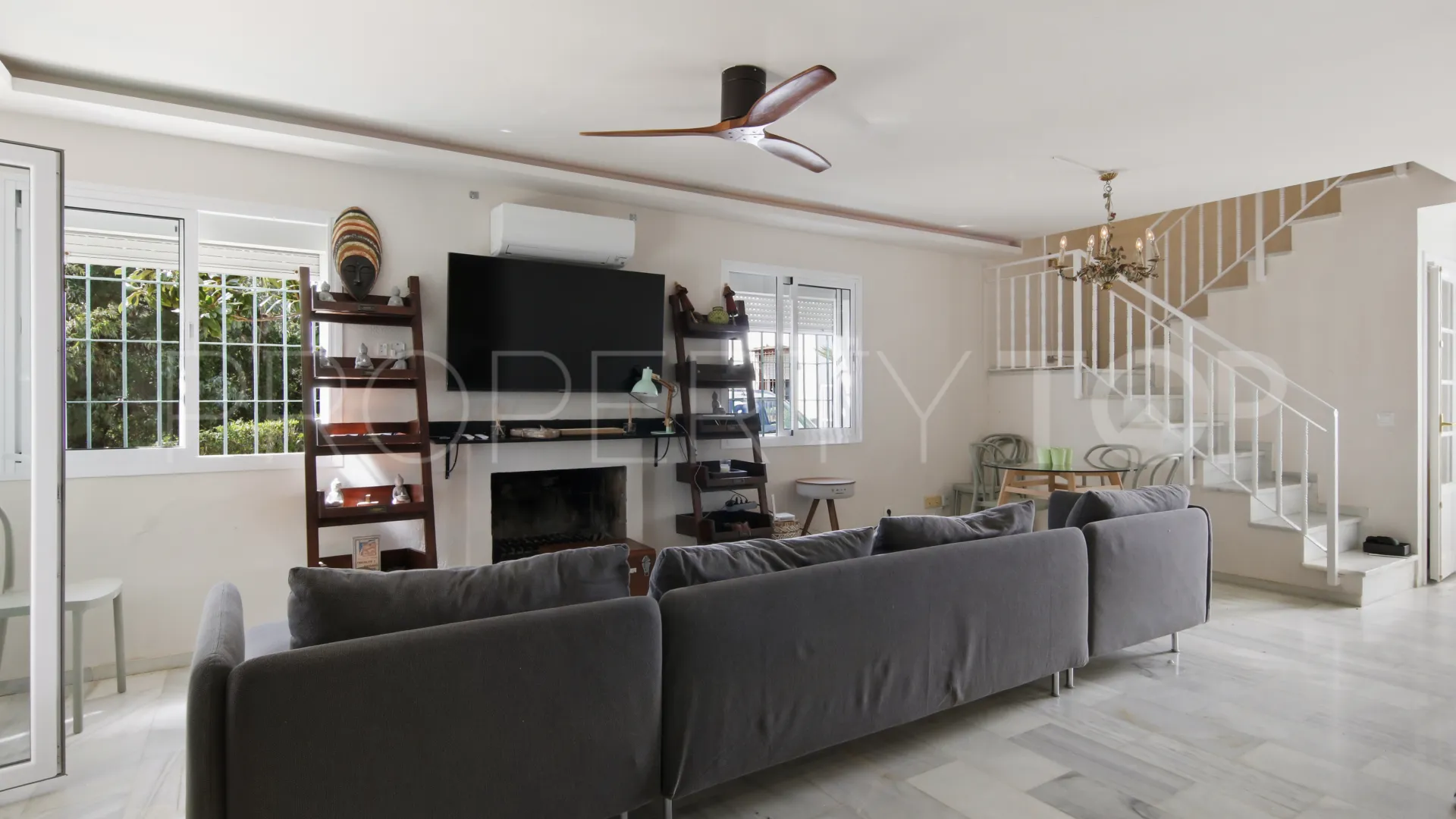 Villa pareada con 2 dormitorios en venta en El Padron