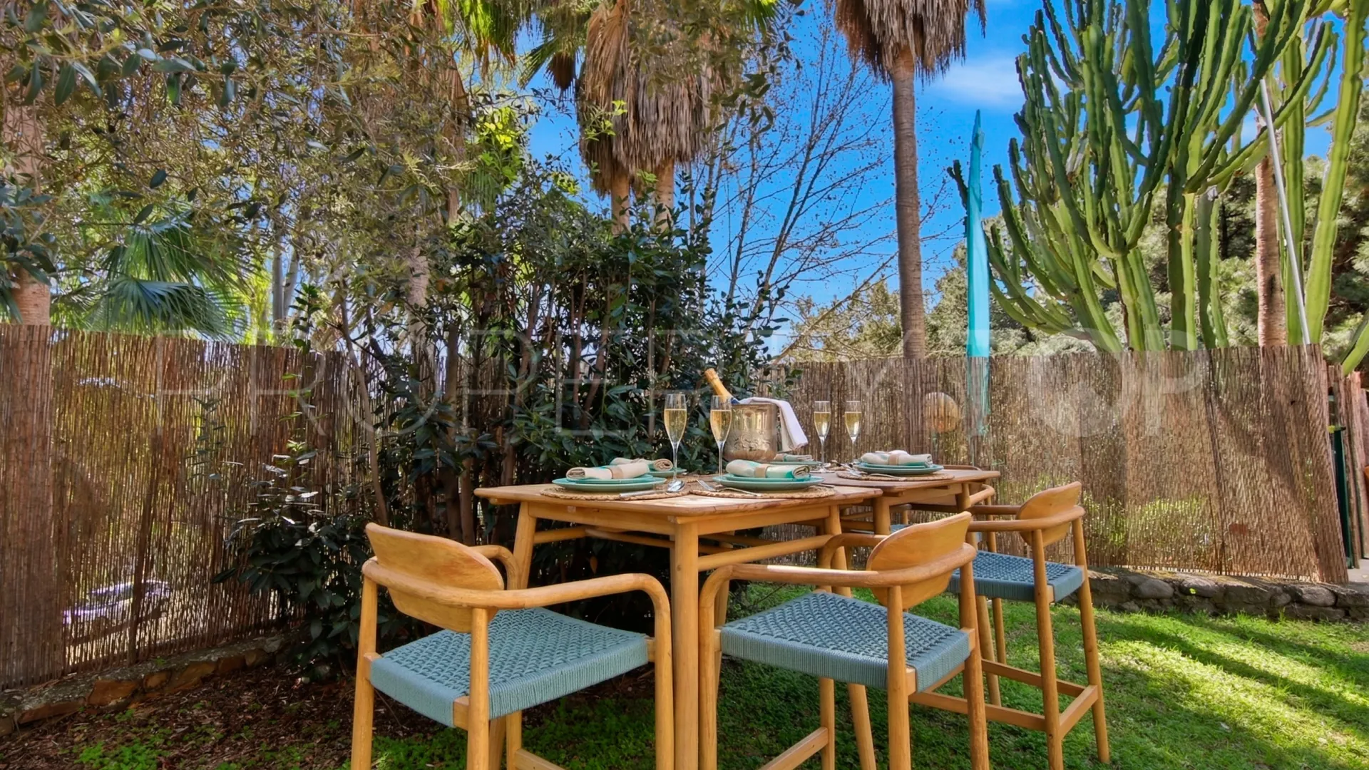 Villa pareada con 2 dormitorios en venta en El Padron