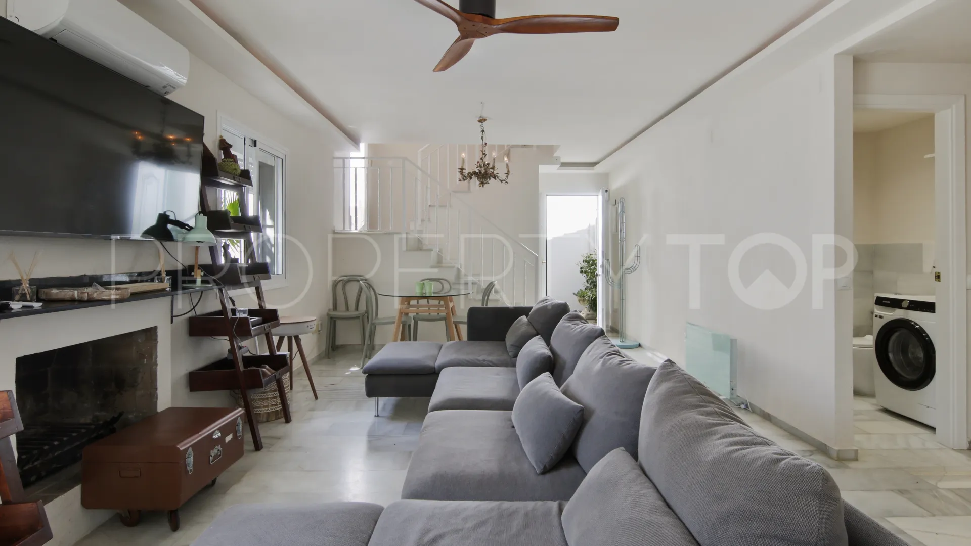 Villa pareada con 2 dormitorios en venta en El Padron
