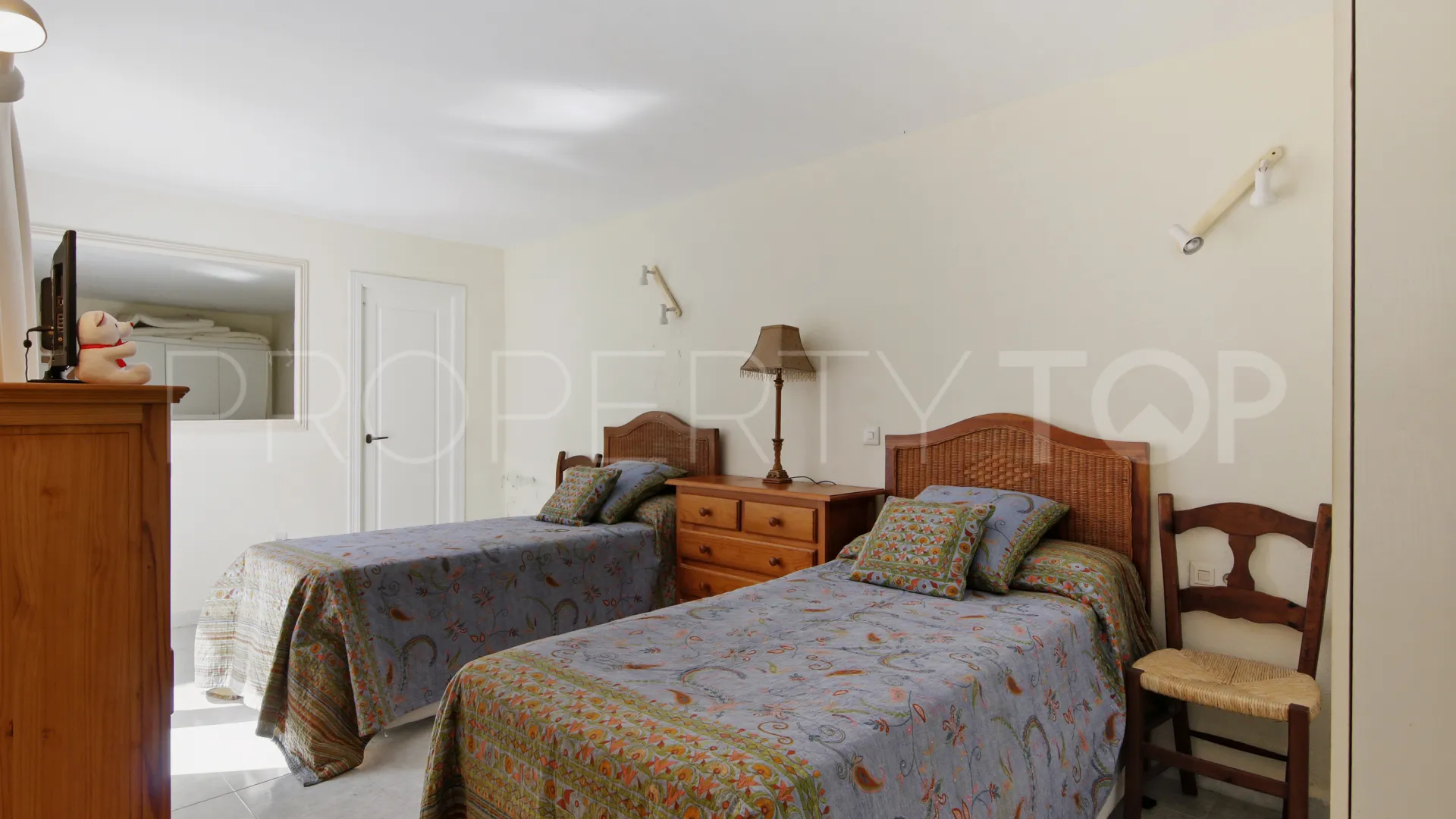 Buy villa in Bahia Dorada