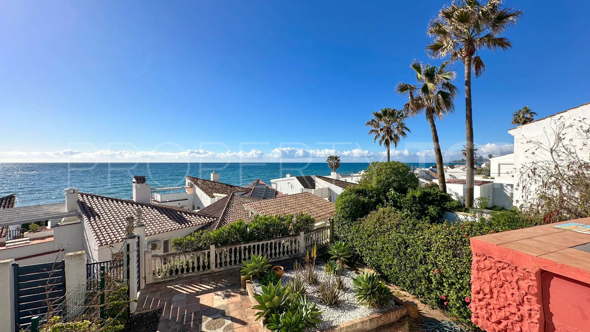 Buy villa in Bahia Dorada