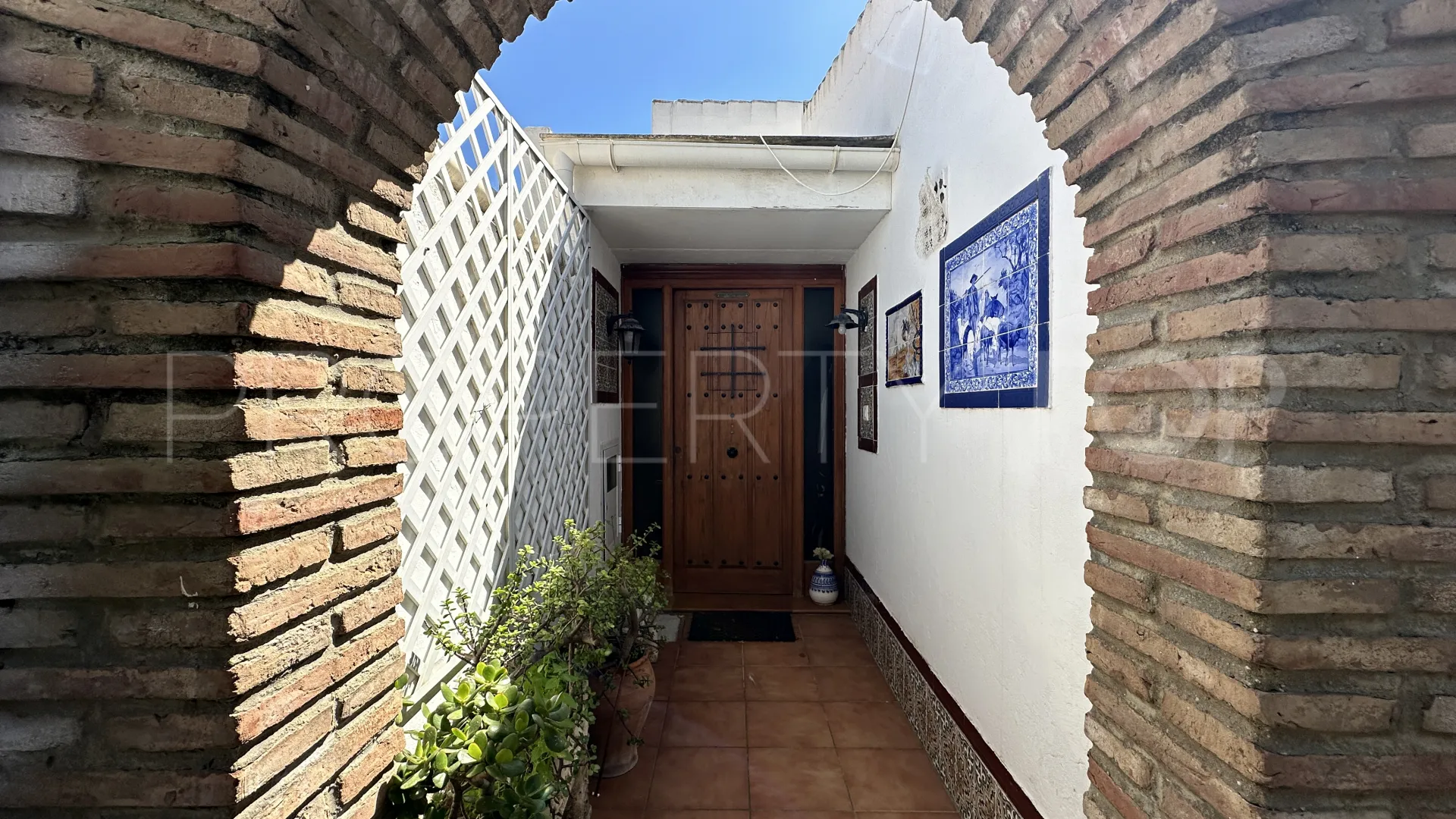 Buy villa in Bahia Dorada