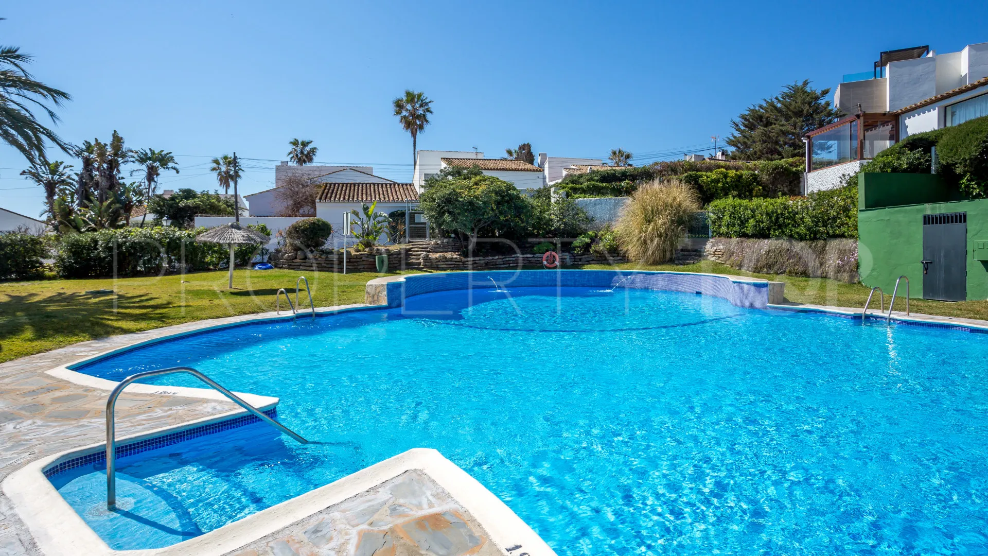 Buy villa in Bahia Dorada