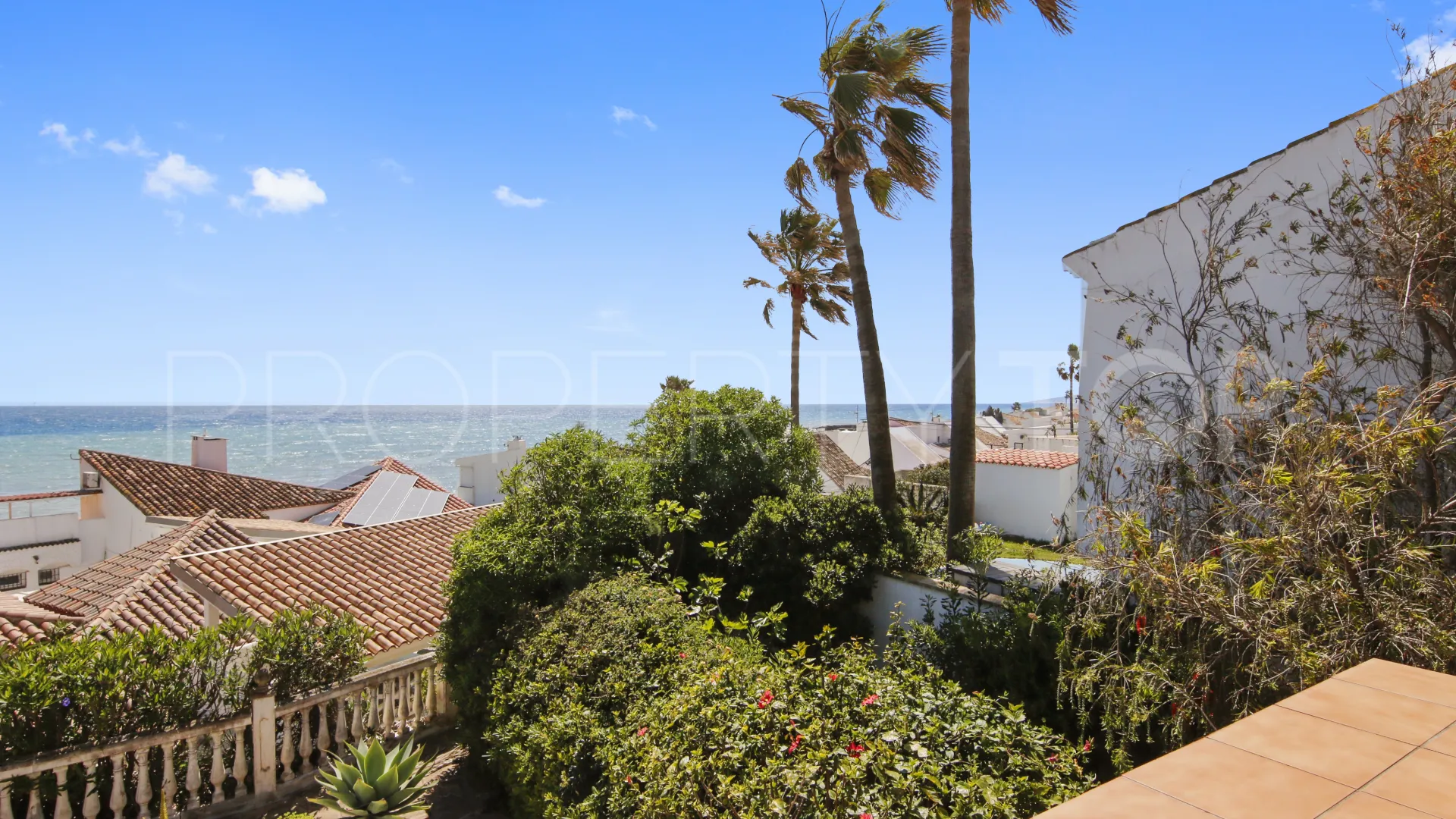 Buy villa in Bahia Dorada