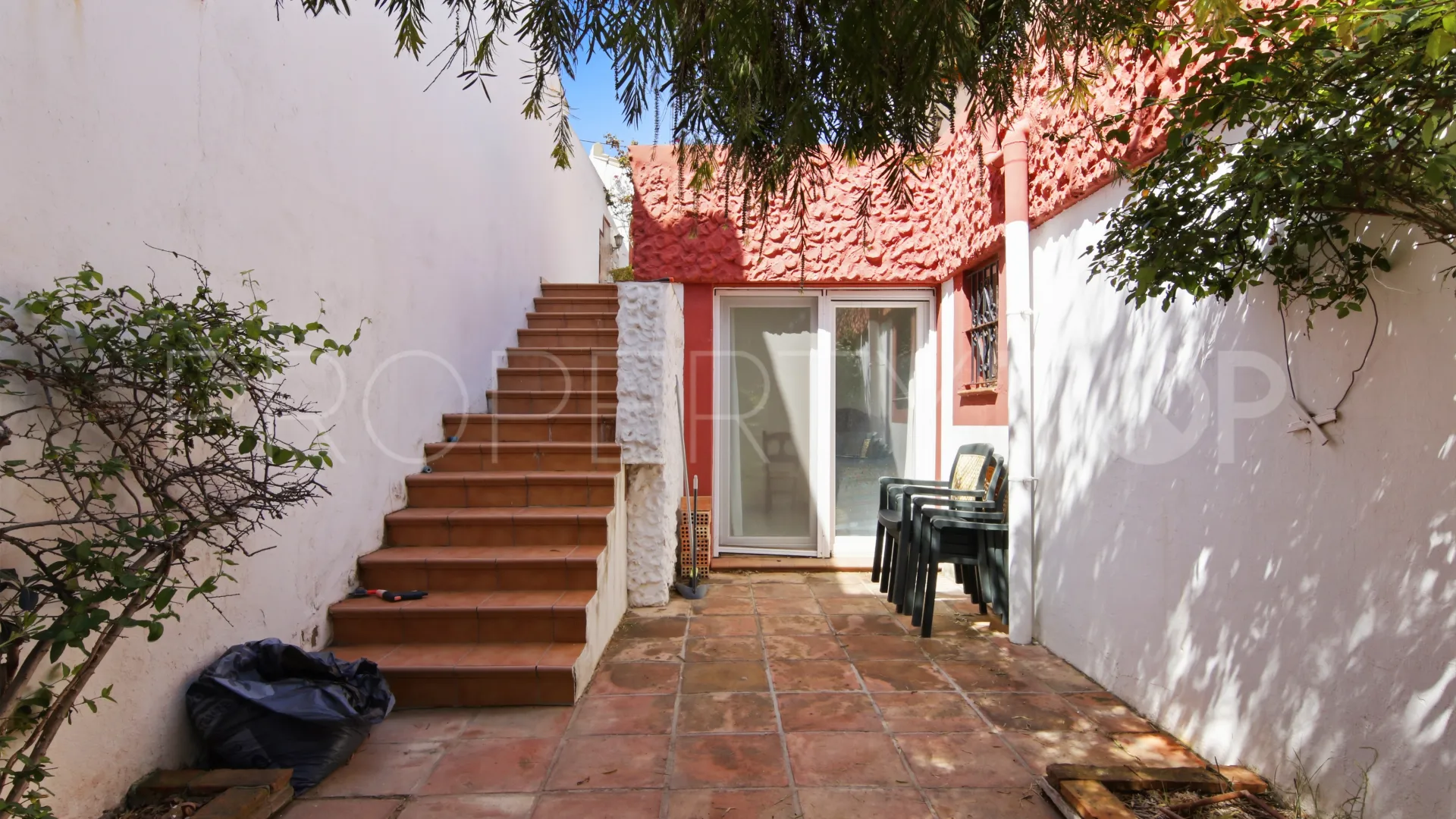 Buy villa in Bahia Dorada