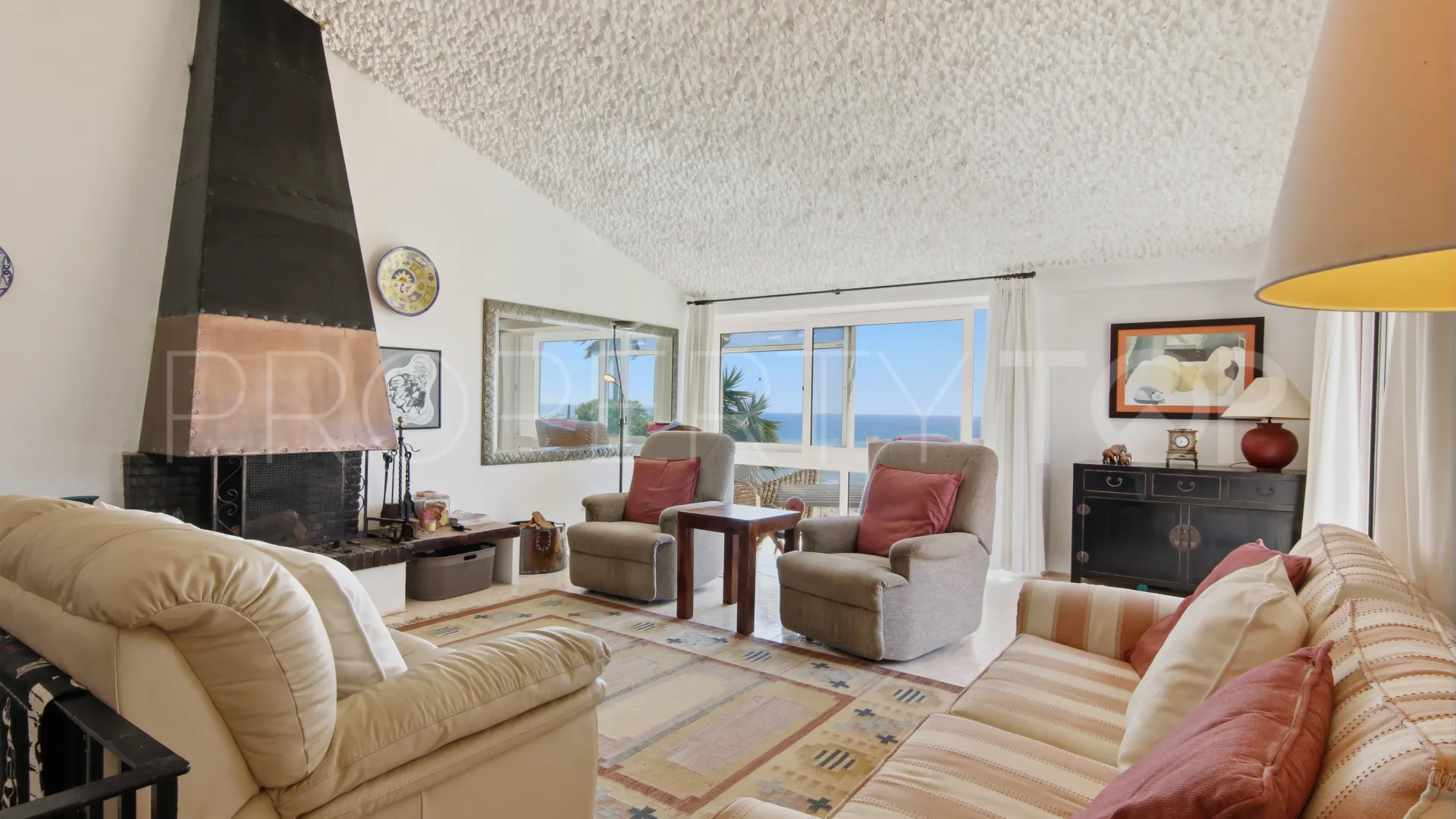 Buy villa in Bahia Dorada