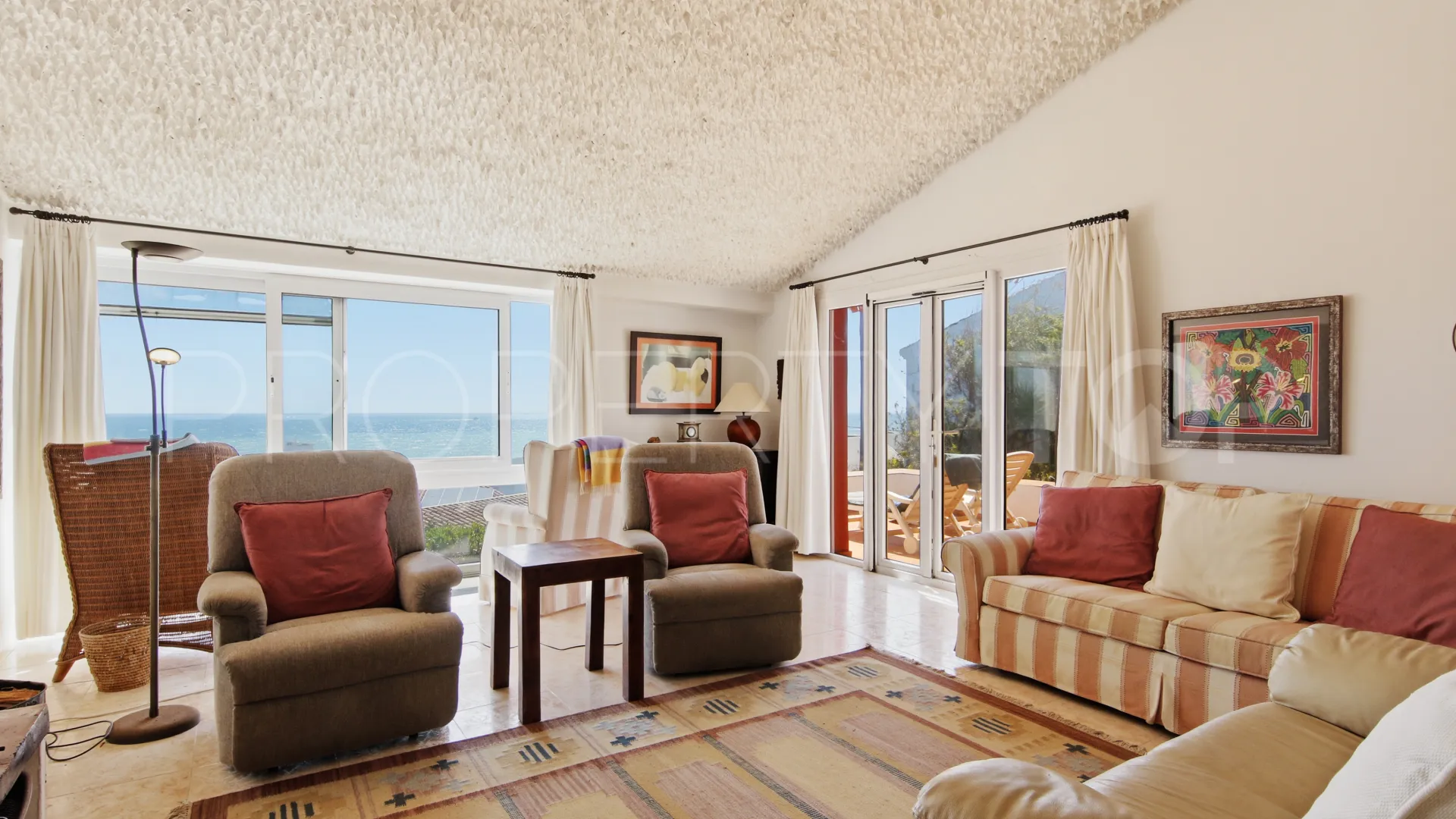 Buy villa in Bahia Dorada