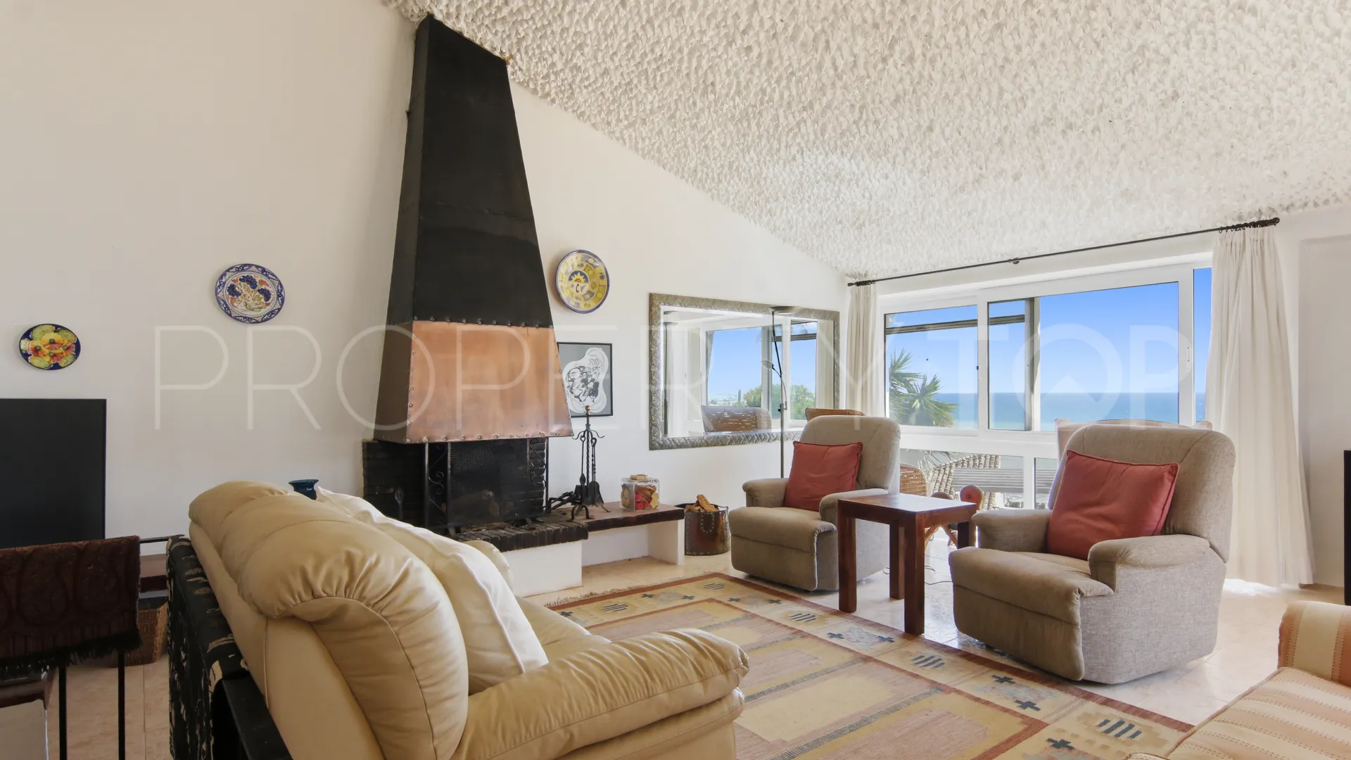 Buy villa in Bahia Dorada