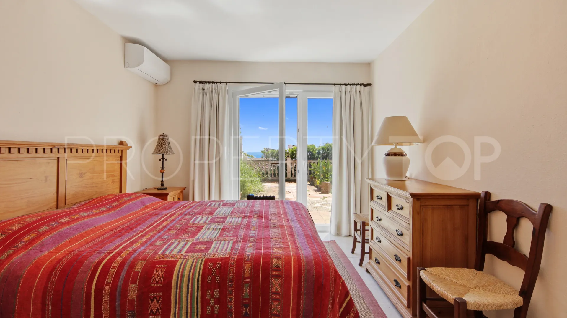 Buy villa in Bahia Dorada