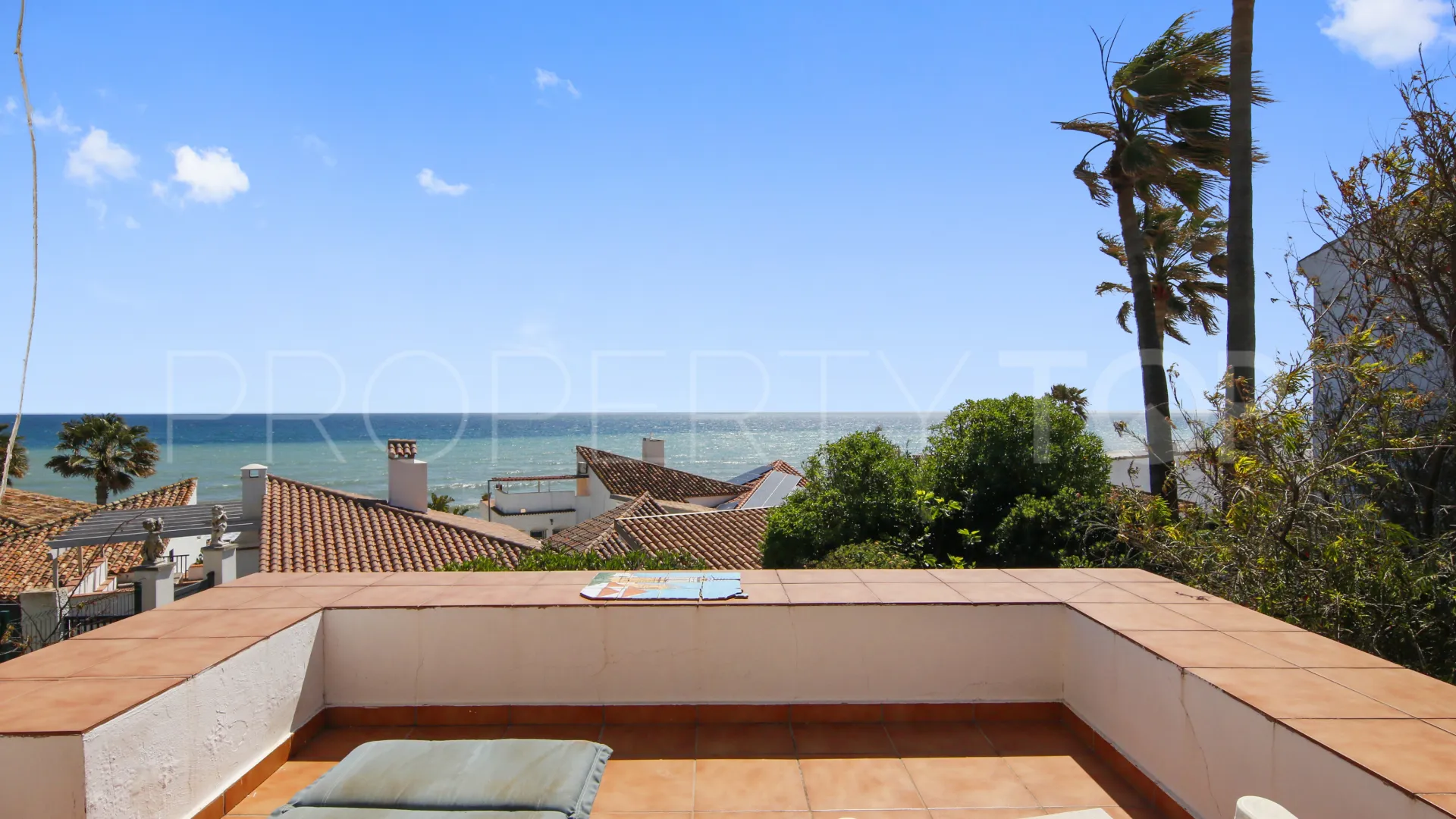Buy villa in Bahia Dorada