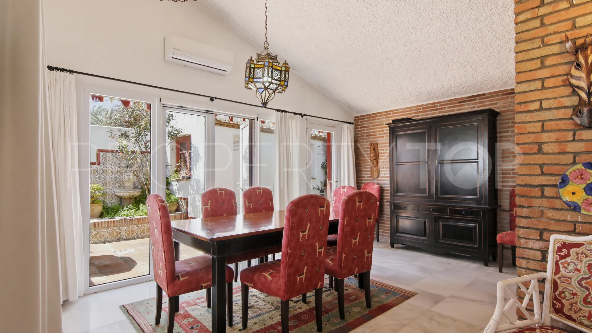 Buy villa in Bahia Dorada